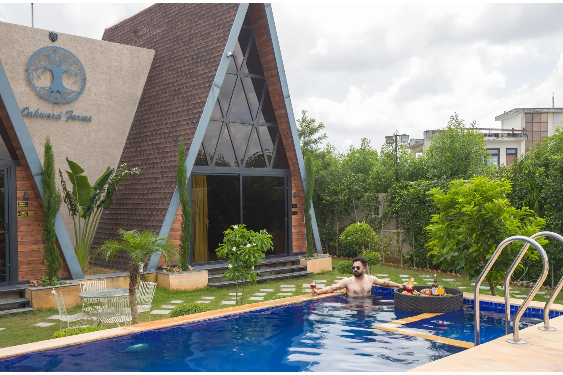 Swimming pool