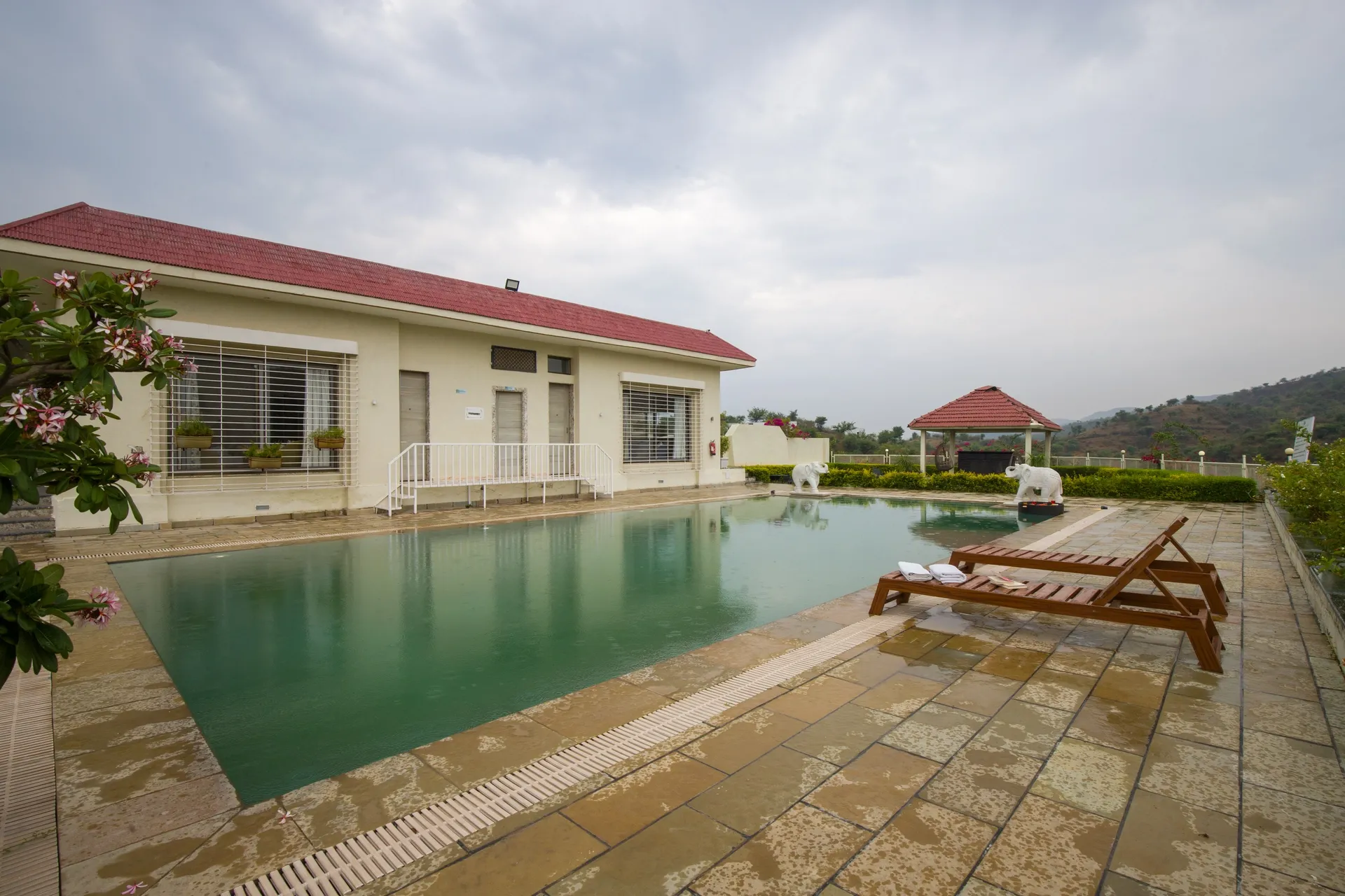 Swimming pool