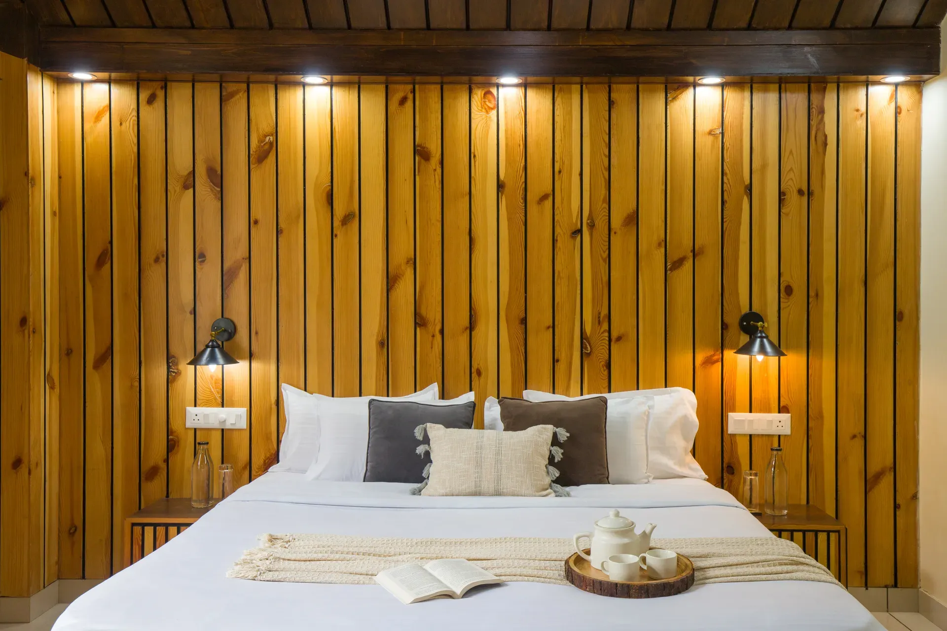 Ahilya Villa, Bhimtal - Bedroom