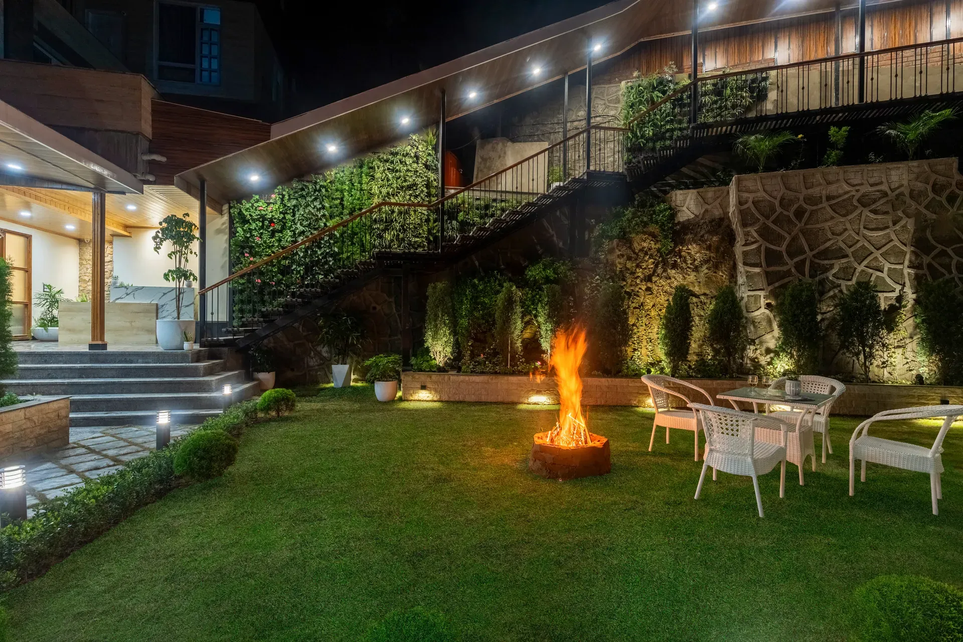 Evaara Woods Ridge | 3-BHK Hideaway With Common Balcony & Garden