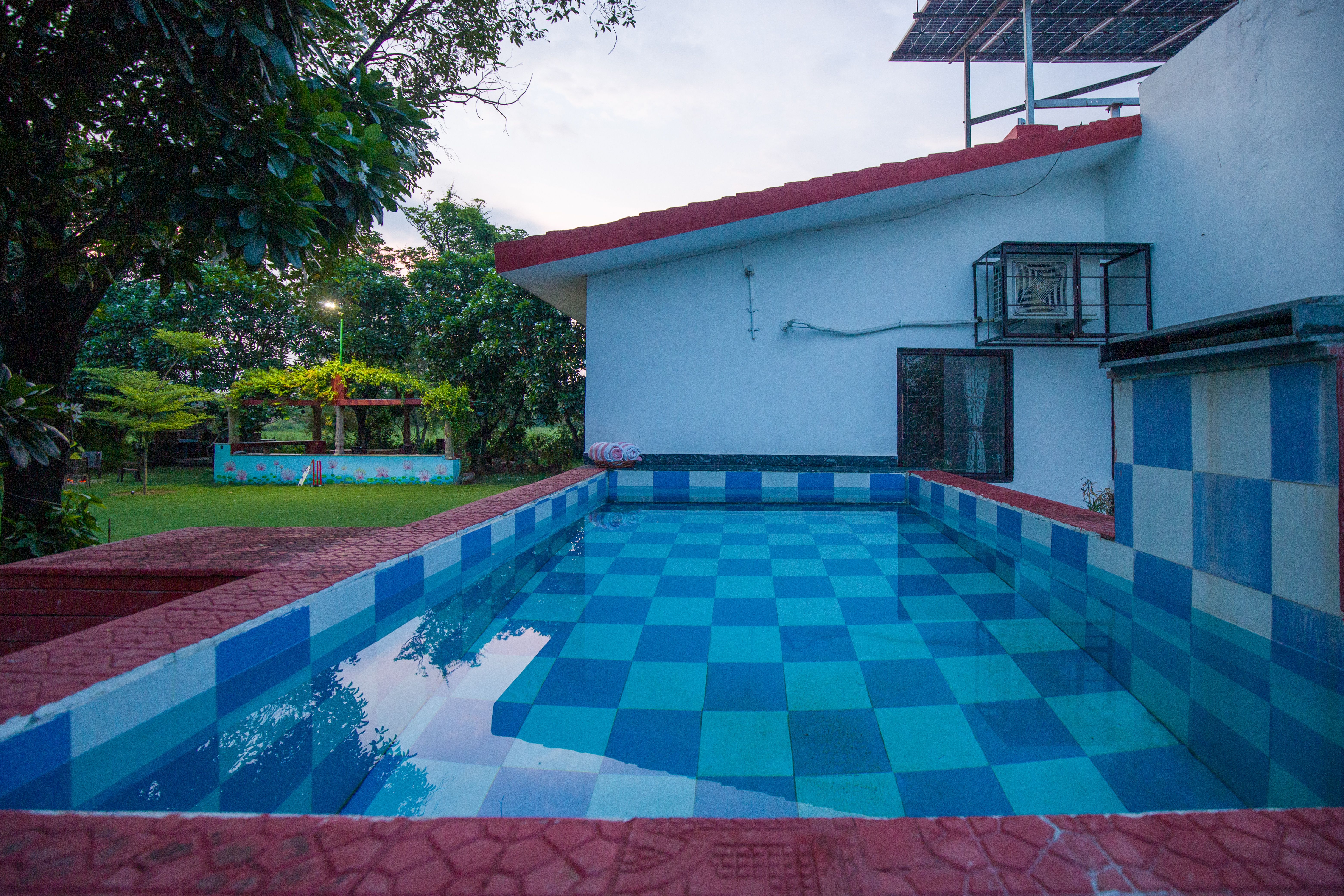 Swimming pool