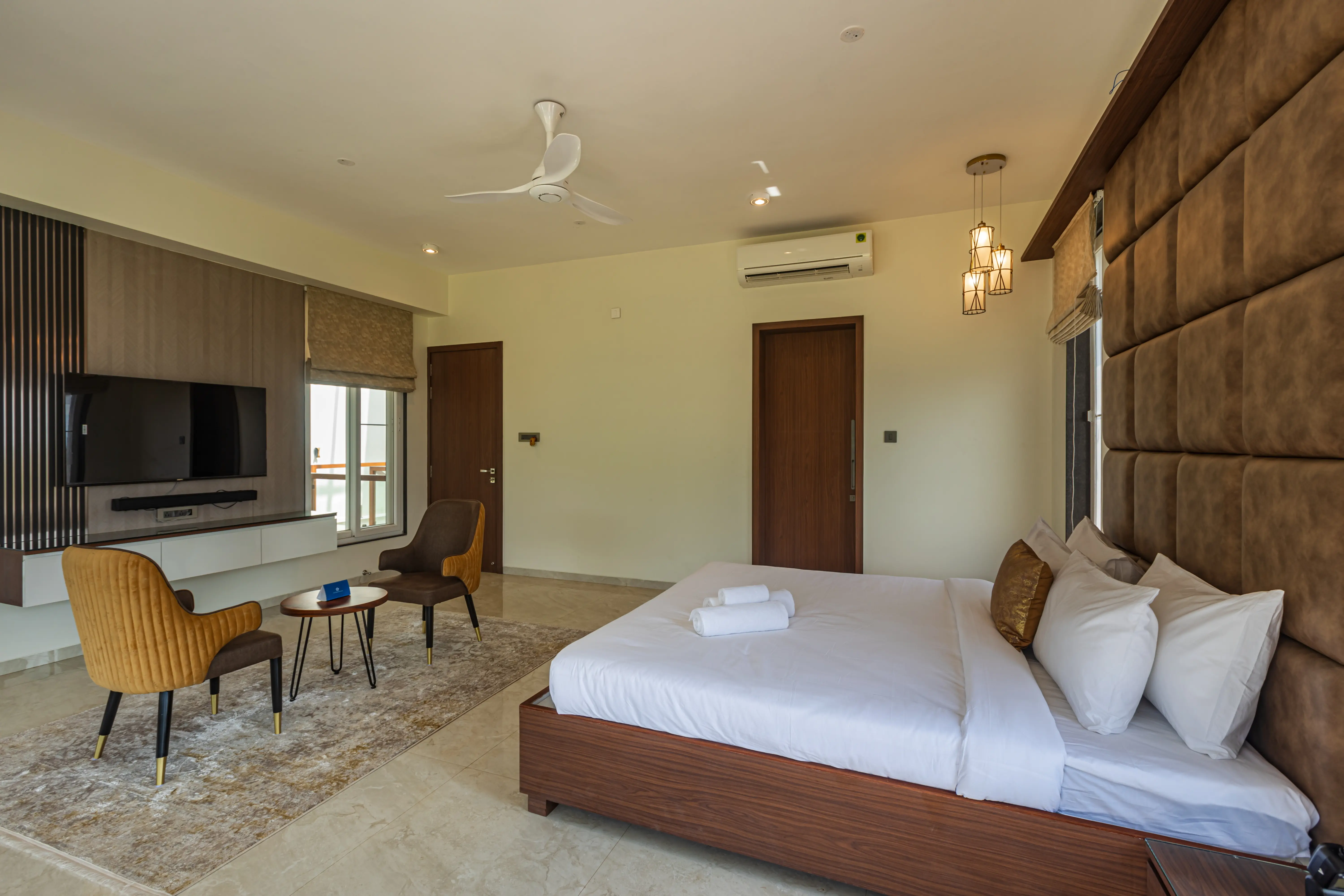 Nimishka Villa, Lonavala - Bedroom 1