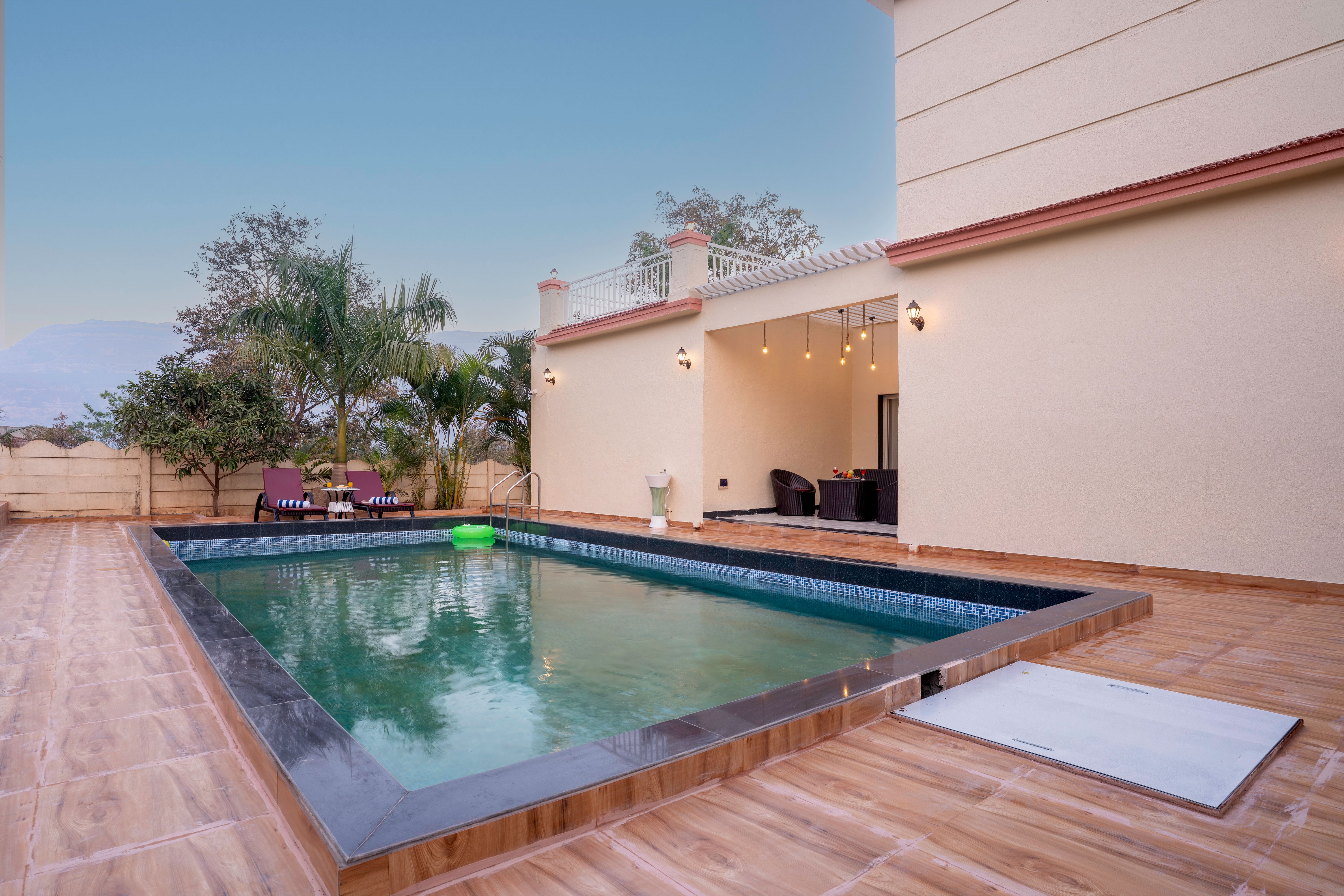 Private pool 