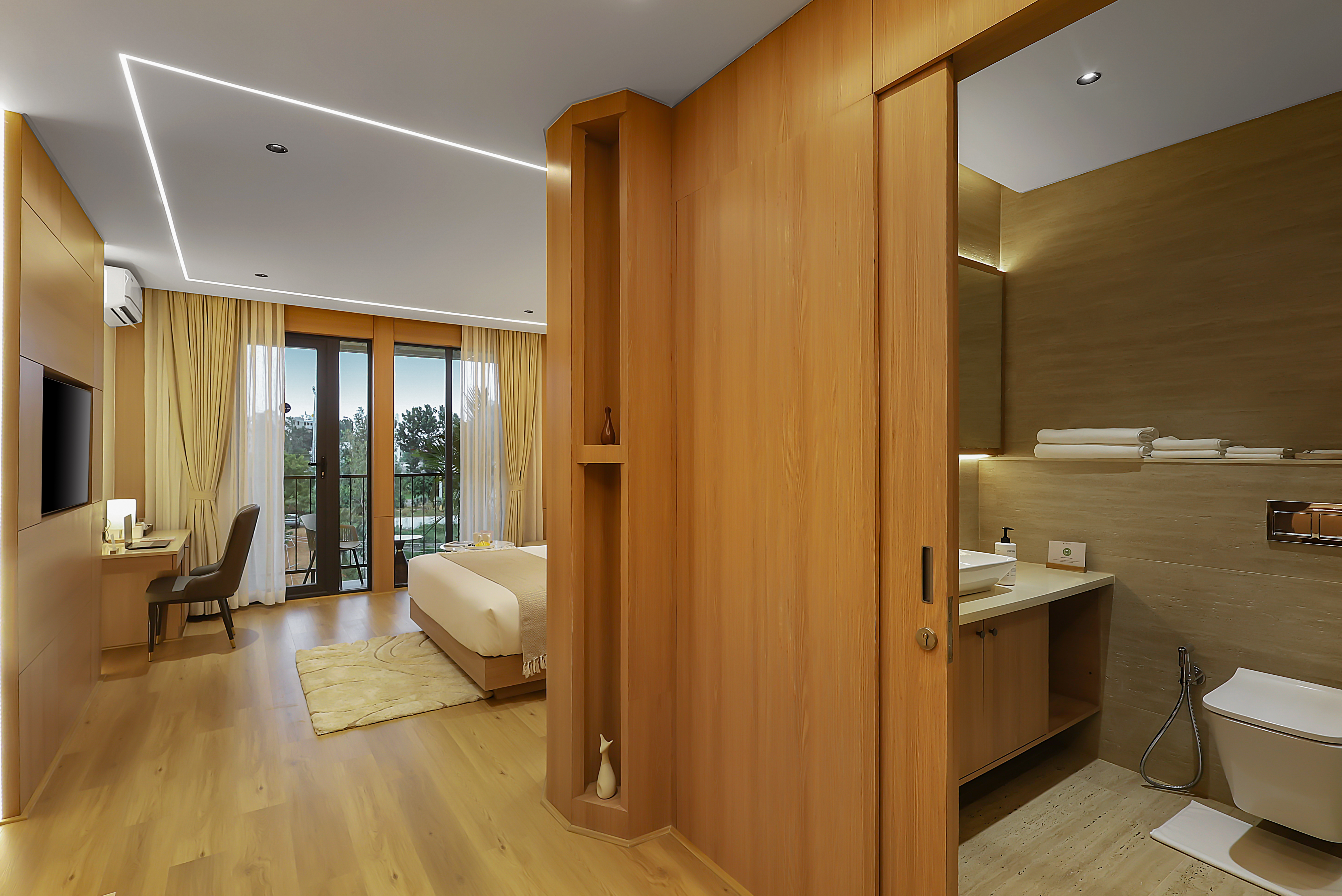 Premium Room with Balcony in a Business Hotel in Chikkajala, Close to Major Restaurants, Bars & Clubs — photo 12