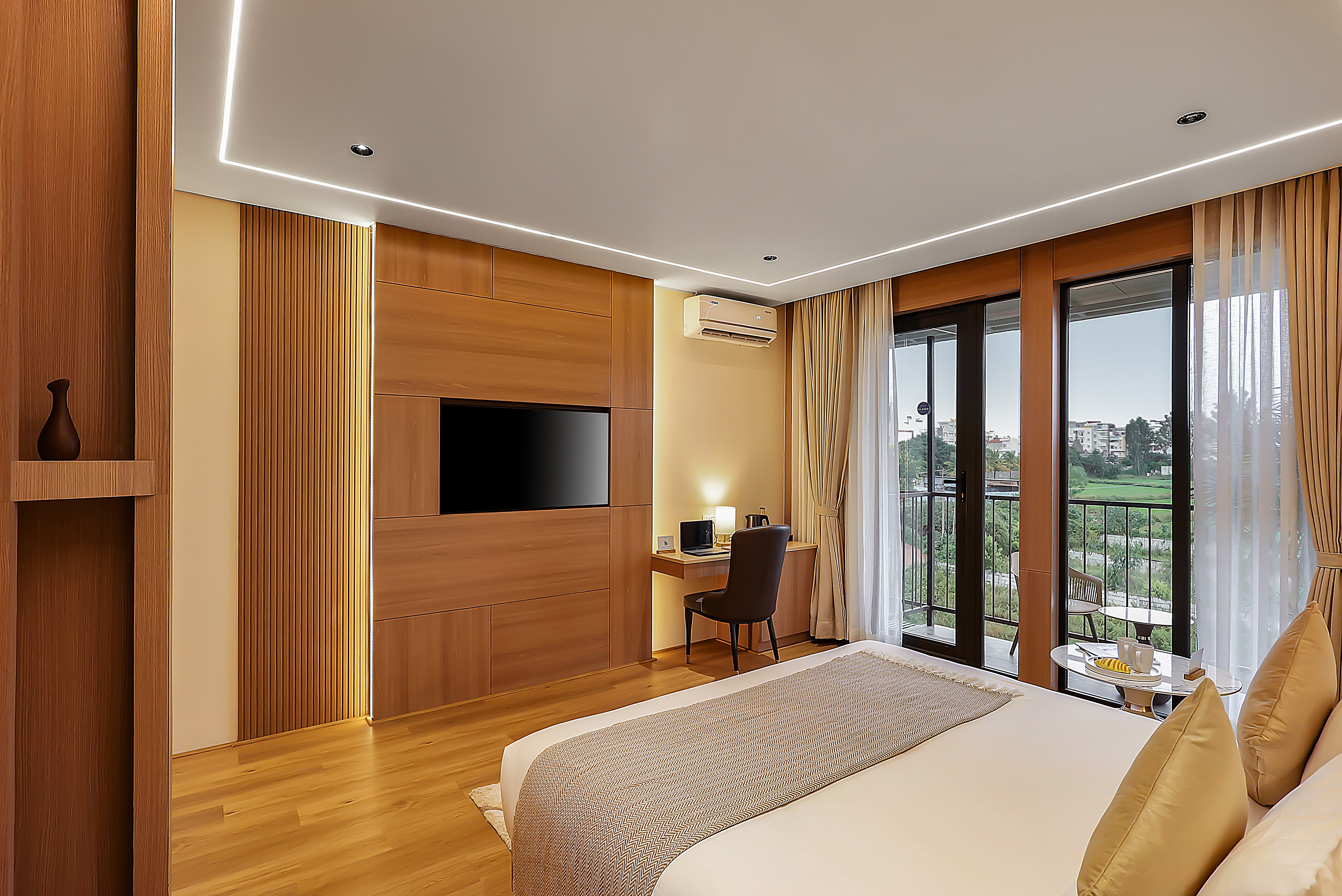 Premium Room with Balcony in a Business Hotel in Chikkajala, Close to Major Restaurants, Bars & Clubs — photo 13