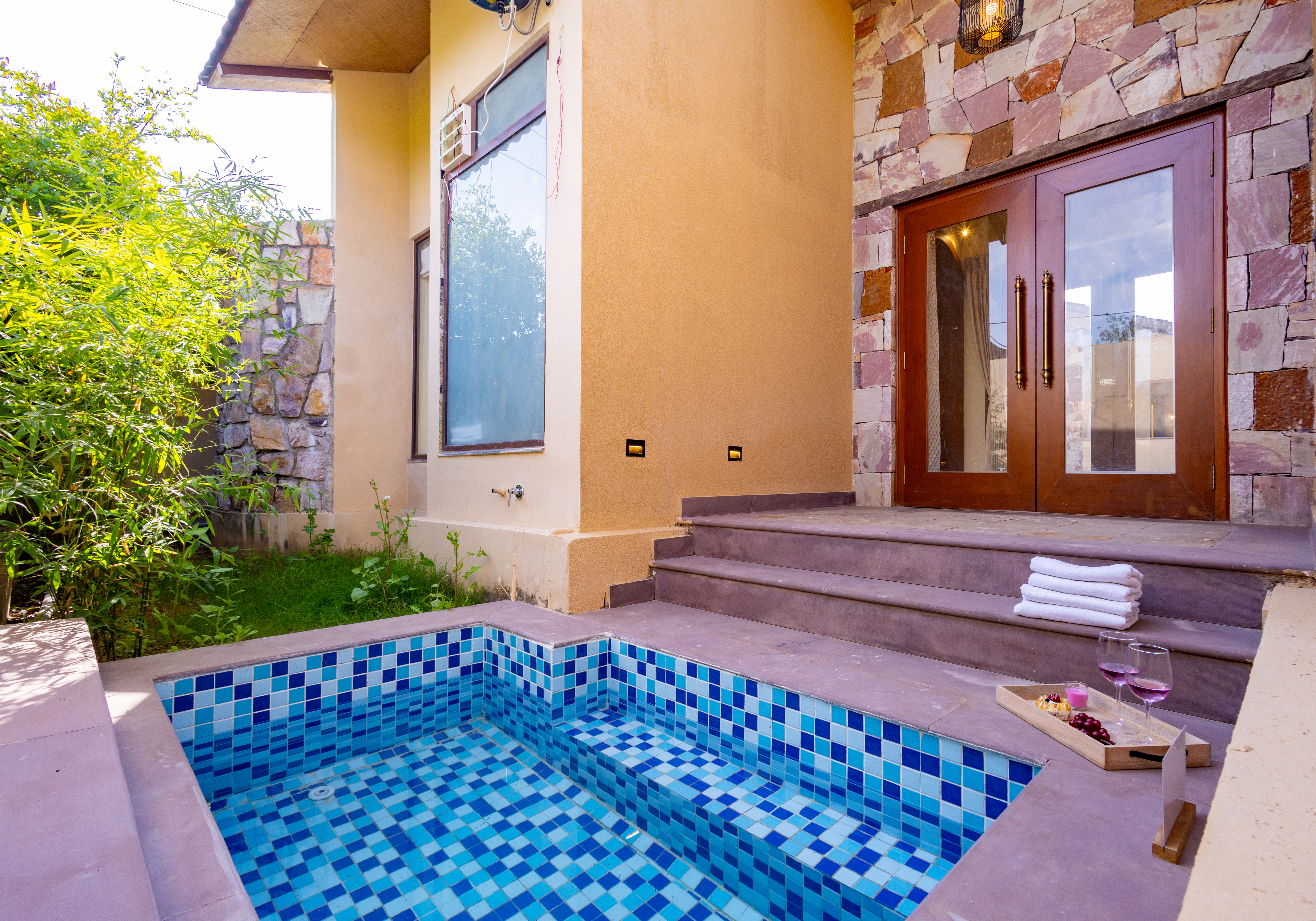 1-Room with Private Pool, Sit-out area, Shared Pool & Garden on Main Ranthambore Road | Pet-Friendly — photo 6
