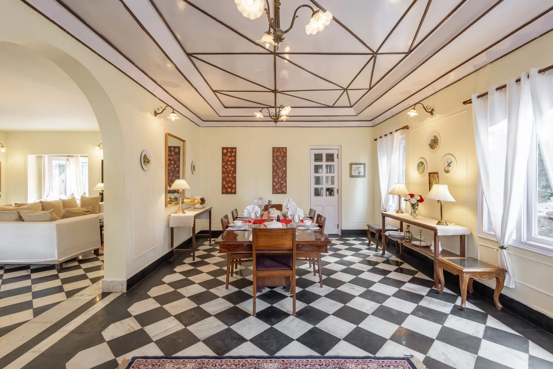 Chalet Vie Villa, Kasauli - Dining