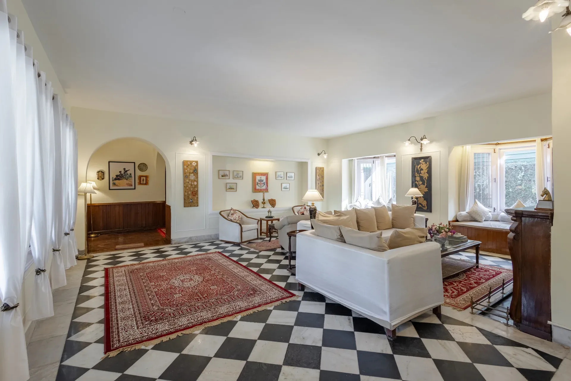 Chalet Vie Villa, Kasauli - Living Room