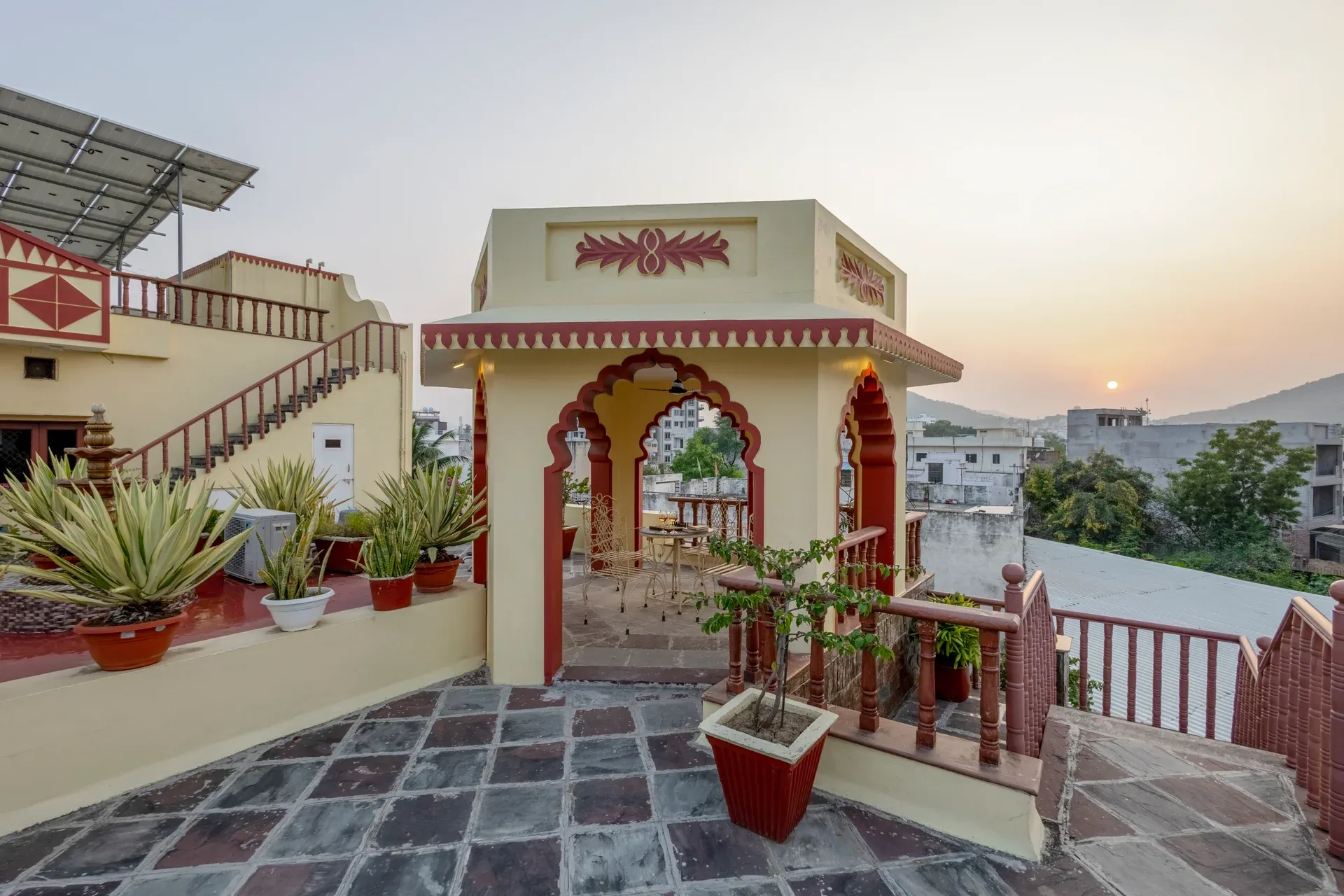 Abhimanyu Mansion Topaz | 2-BHK Haveli | Garden + Sit-Out Area | Central Location - Image 4