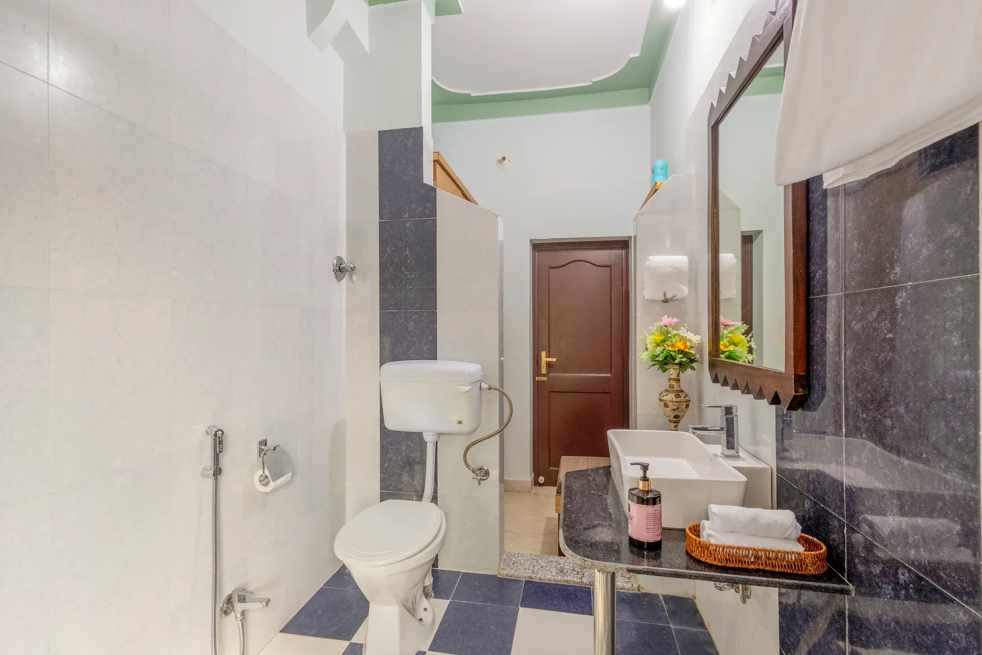 Sapphire Villa, Udaipur - Bathroom