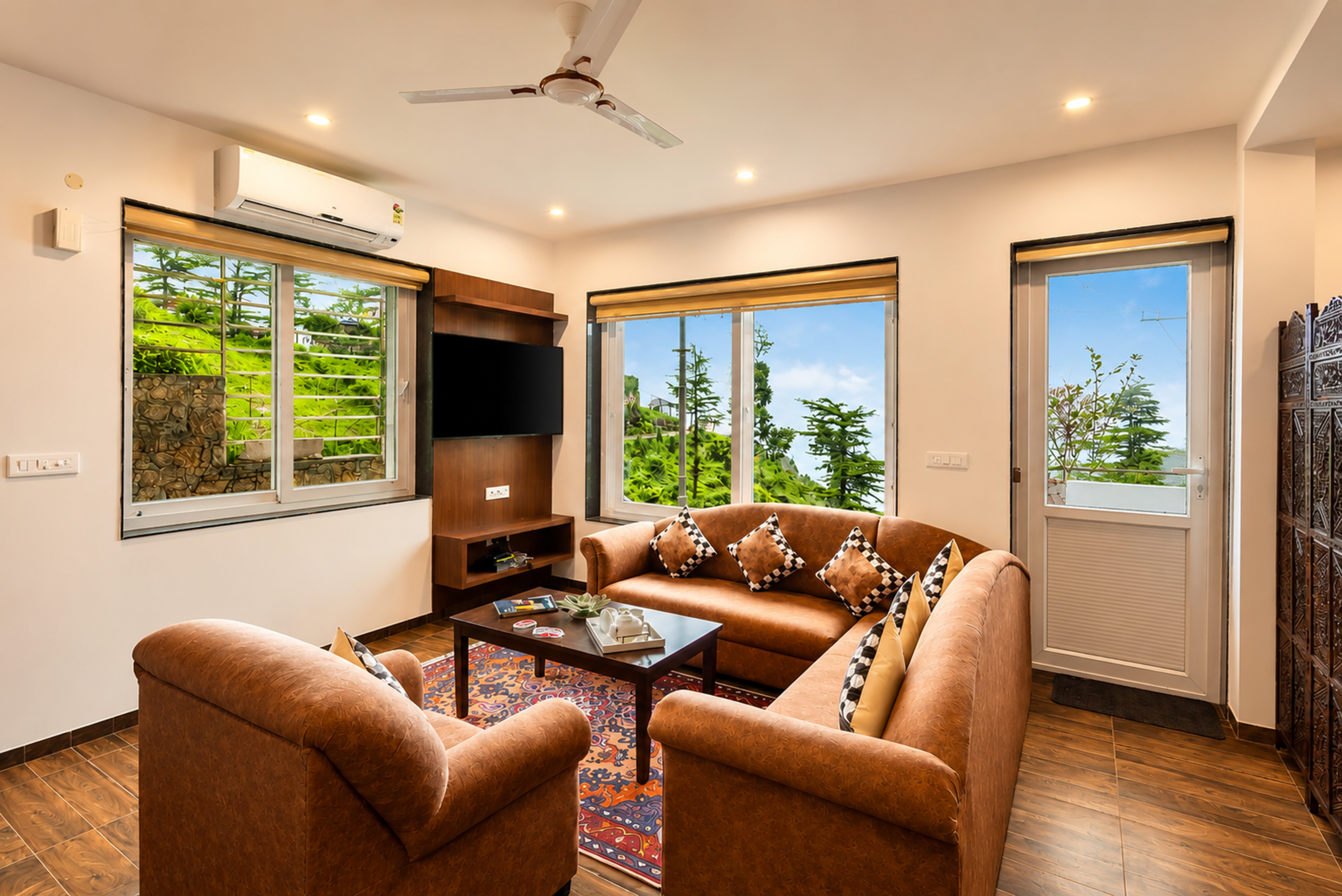 3-BHK Villa with Terrace & Balconies near Mall road — photo 5