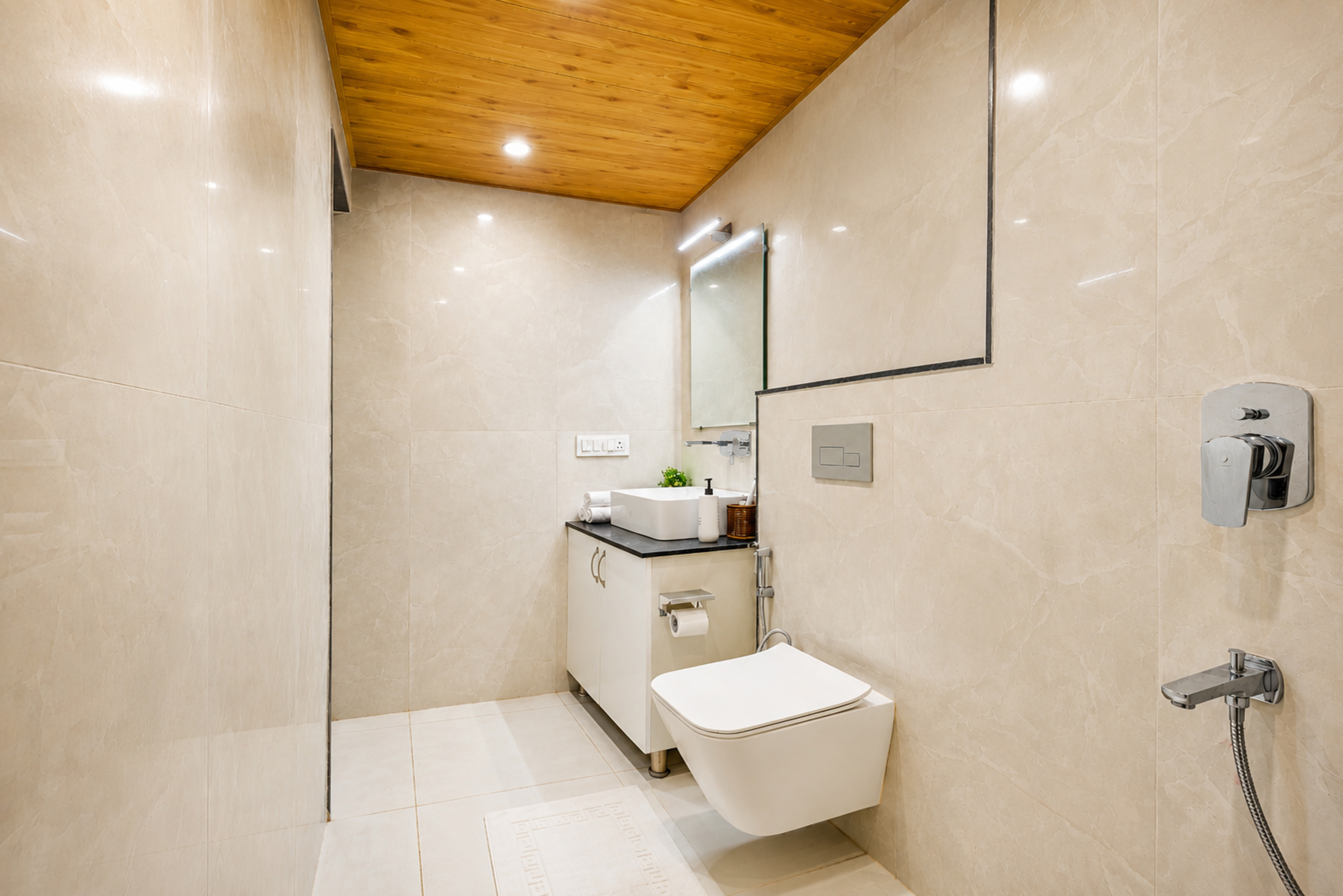 3-BHK Villa with Terrace & Balconies near Mall road — photo 13