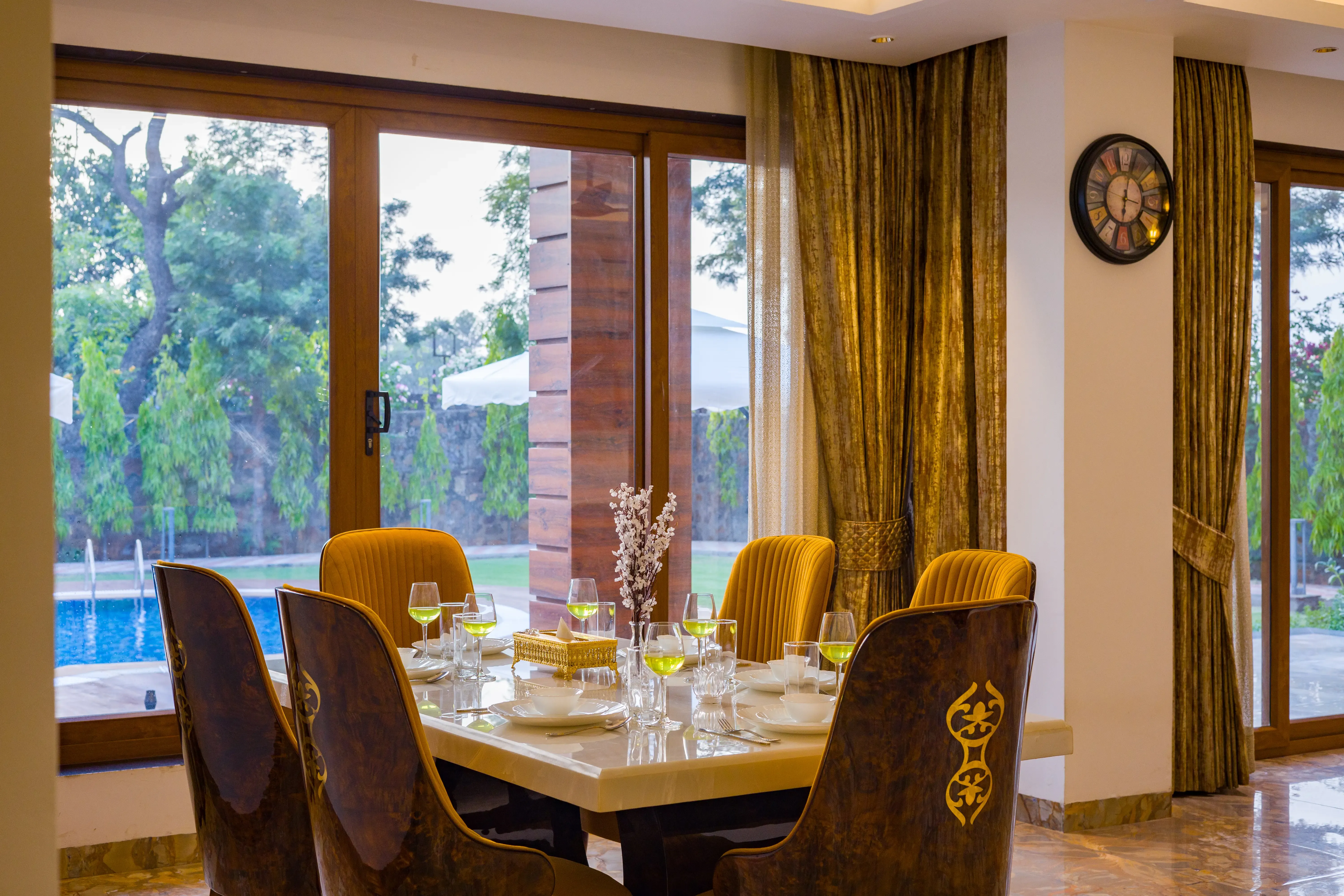 Sanisa Farm, Gurugram - Dining area
