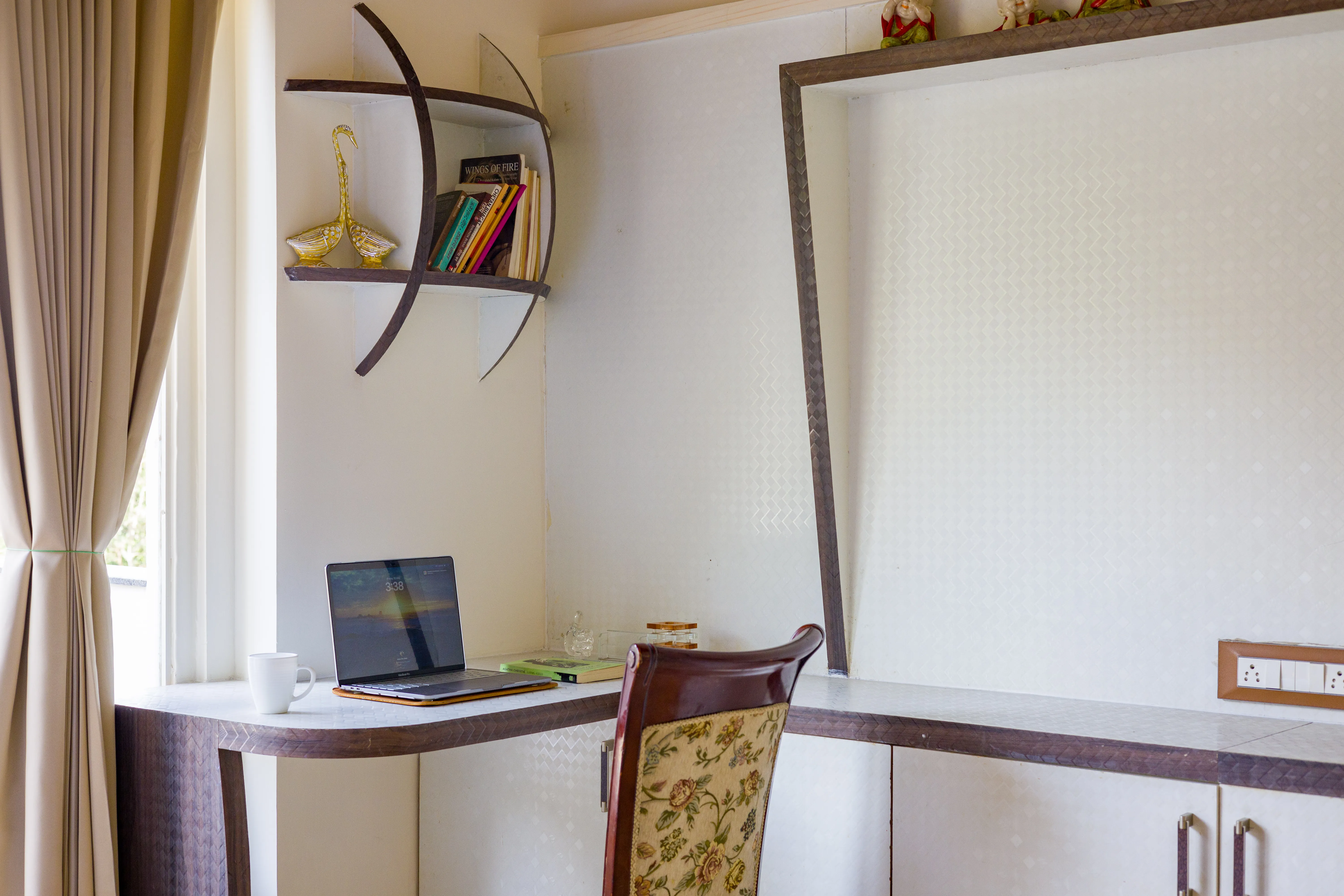 Work station