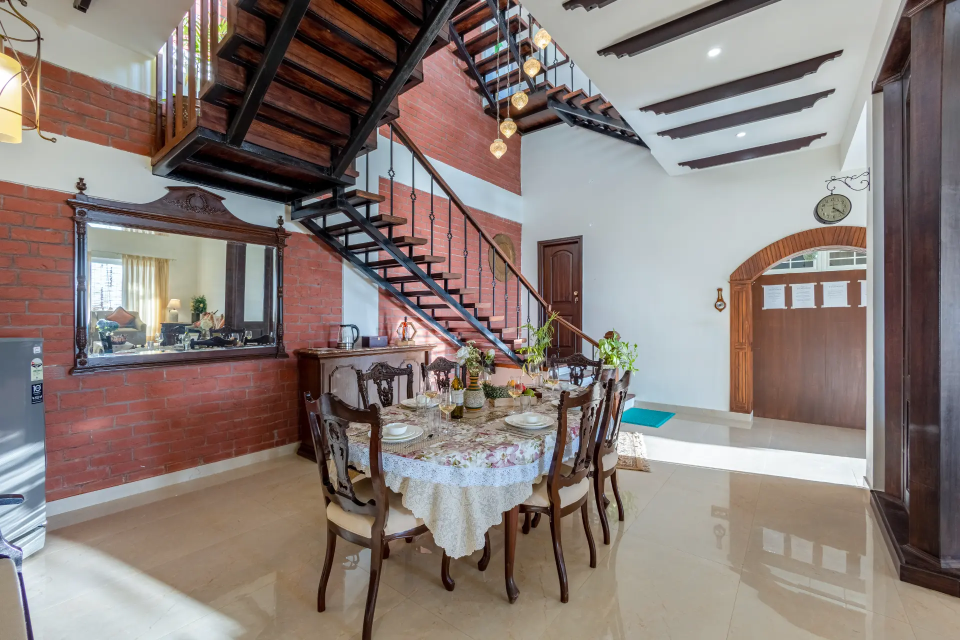 Pinehill Manor Villa, Kasauli - Dining area 2