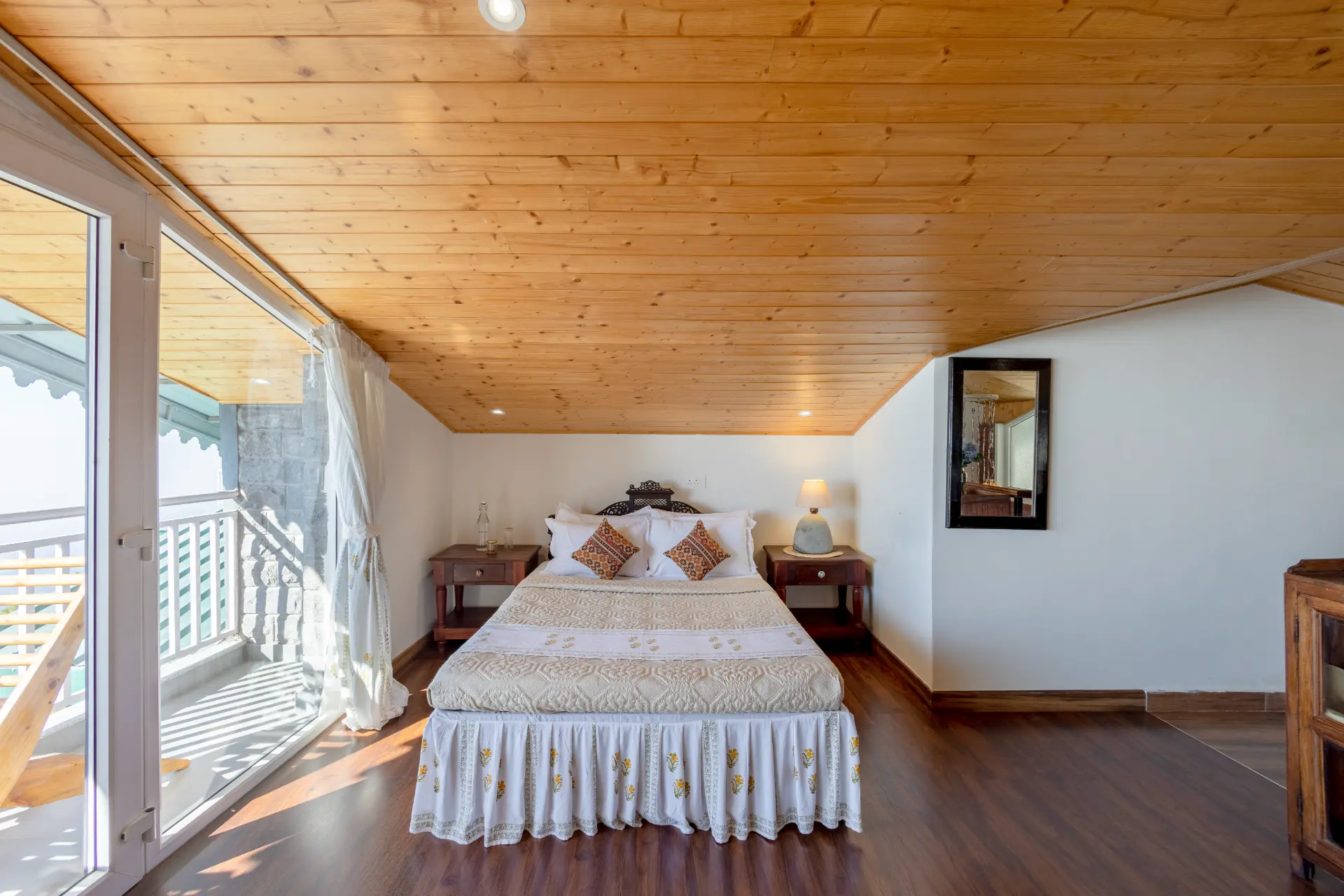 Cliff Side Villa | 3-BHK + Attic | Garden | Gazebo | Balconies | Scenic Views