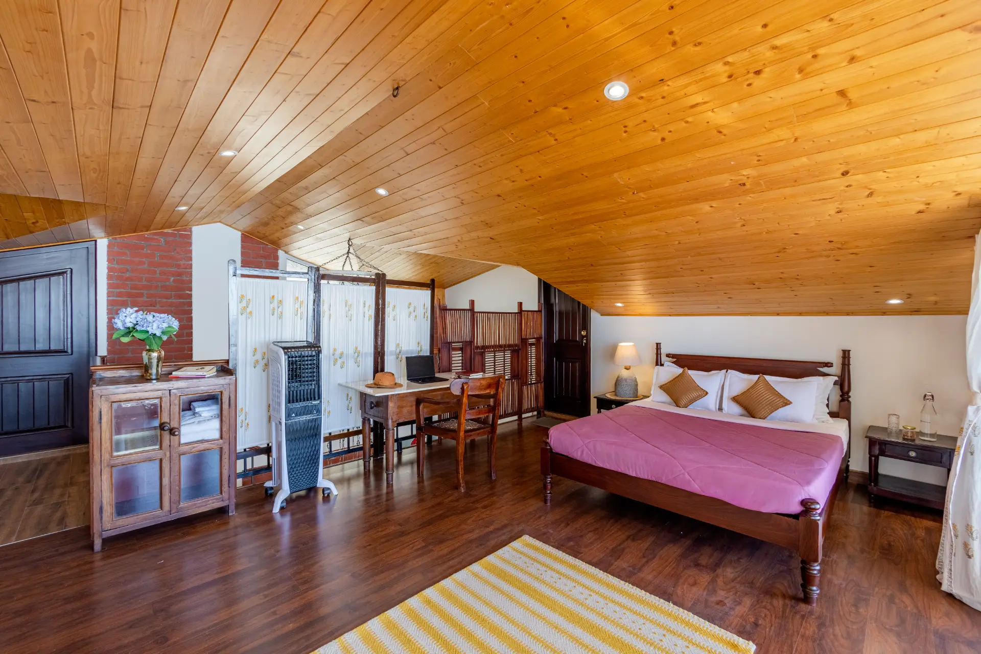 Cliff Side Villa | 3-BHK + Attic | Garden | Gazebo | Balconies | Scenic Views