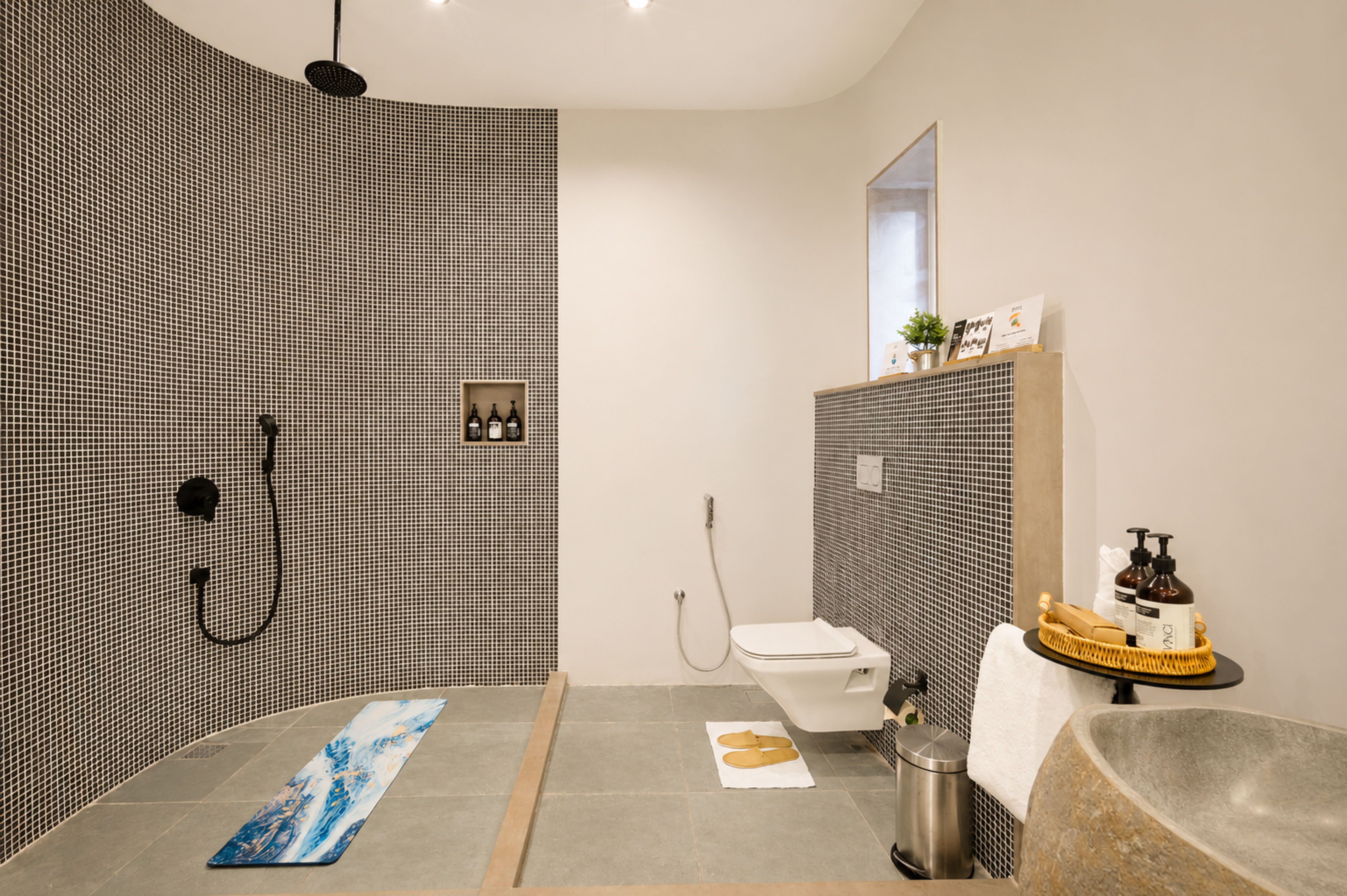 Pet-Friendly 1 room suite in a resort with pool and Aravalli Hills view — photo 10