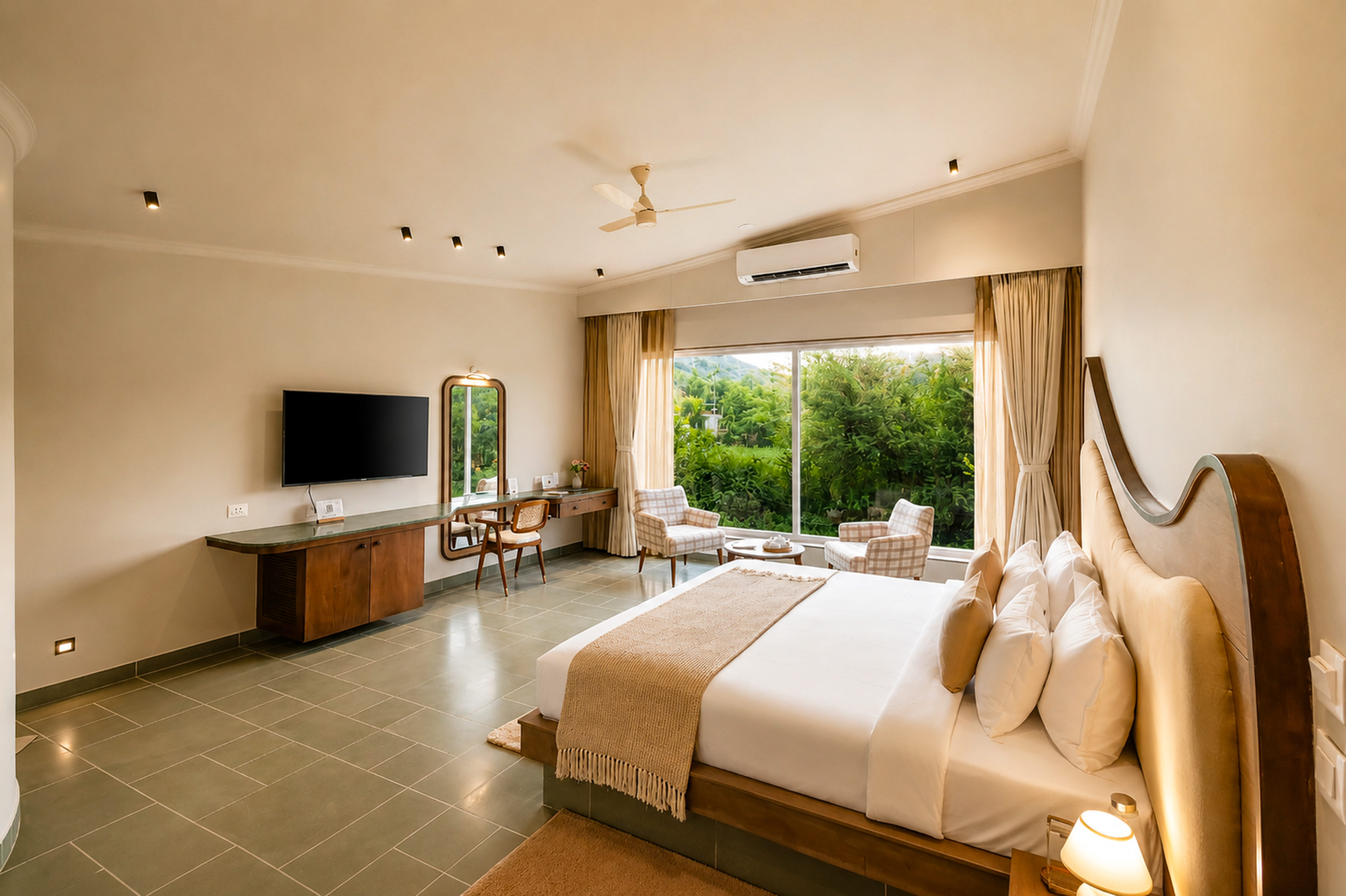 Pet-Friendly 1-Room Hotel Suite with Aravalli Hill Views — photo 8