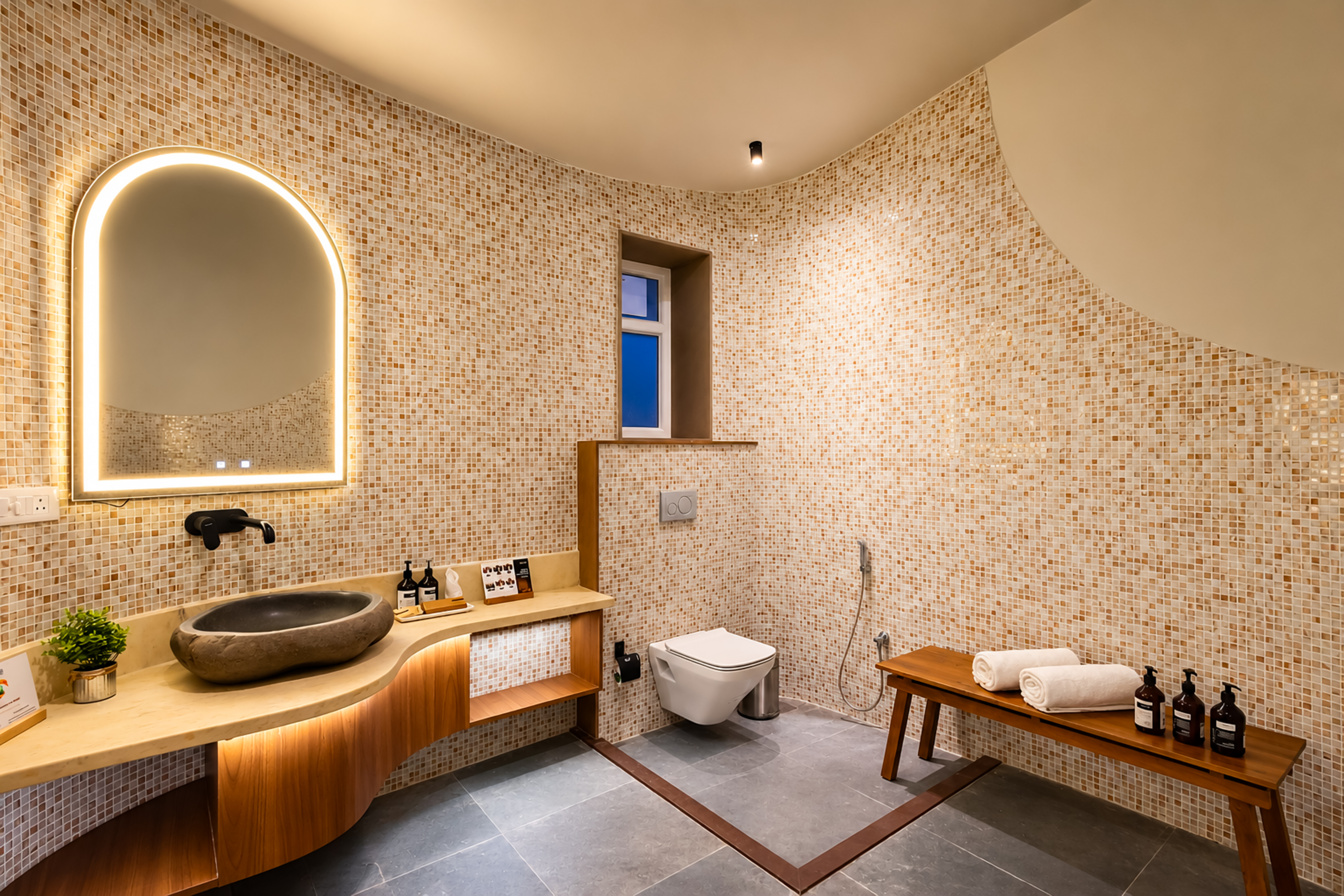 Pet-Friendly 1-Room Hotel Suite with Aravalli Hill Views — photo 9