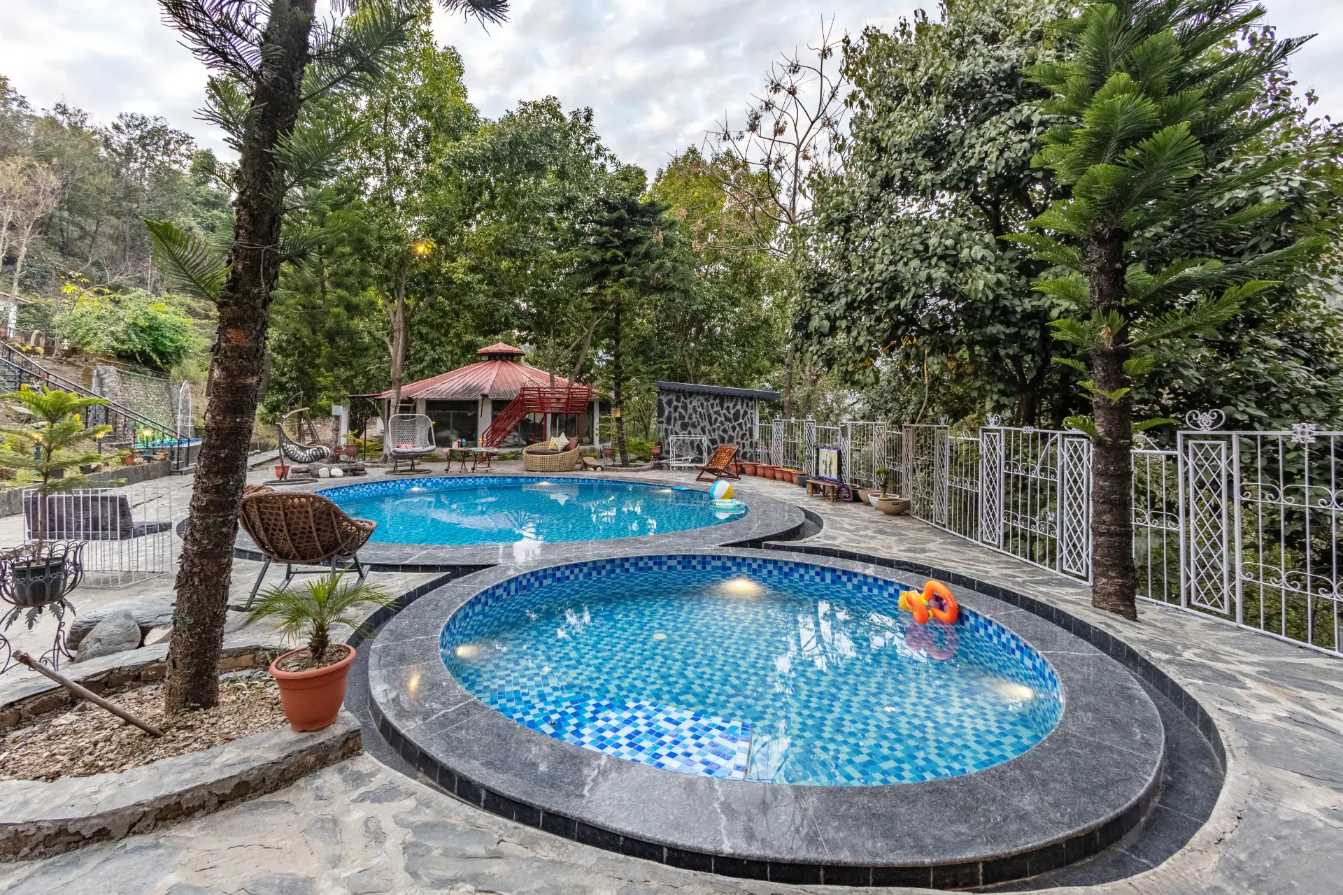 Swimming pool