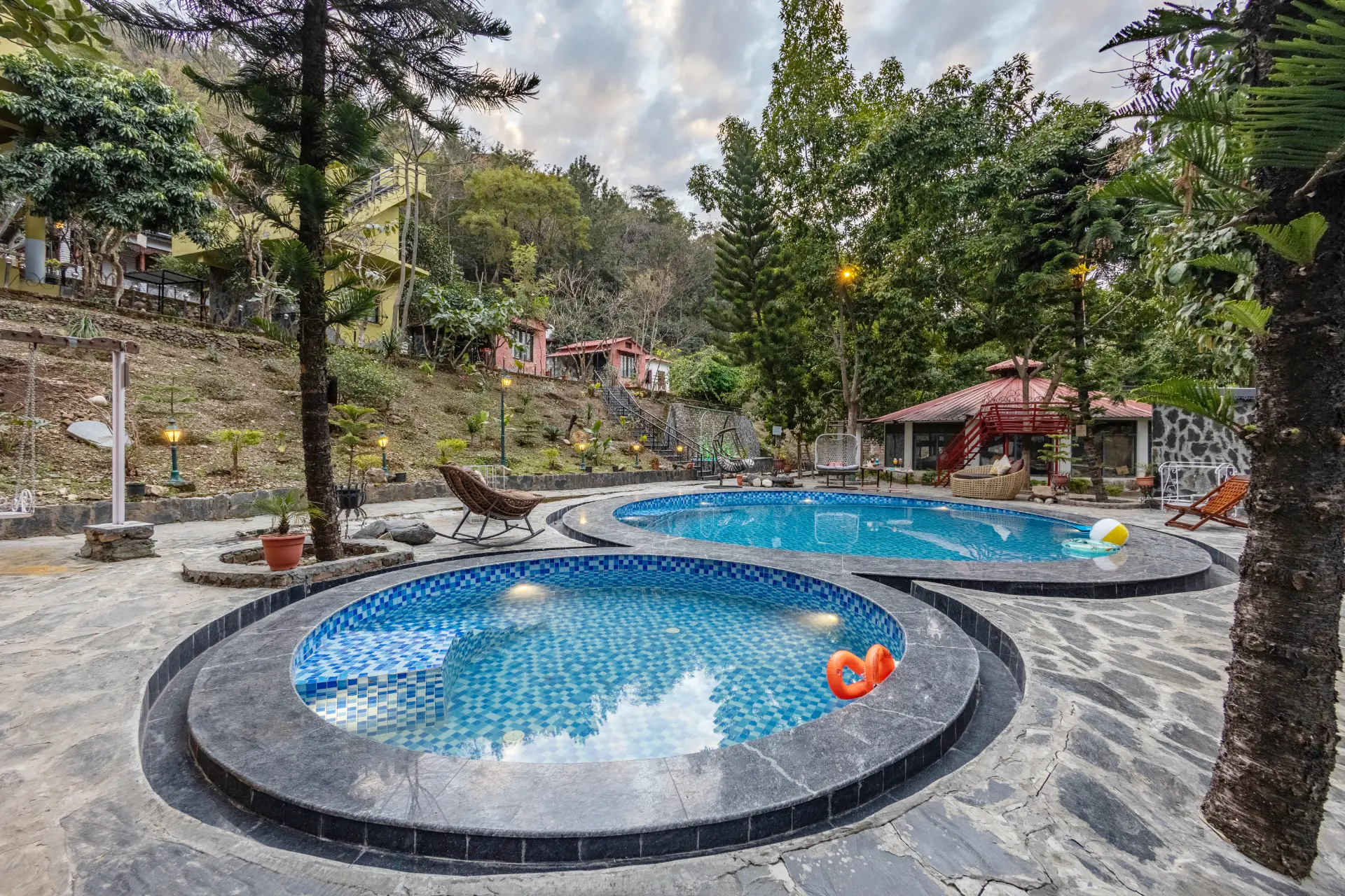 Zephyr Classic Cottage, Mussoorie - Swimming pool