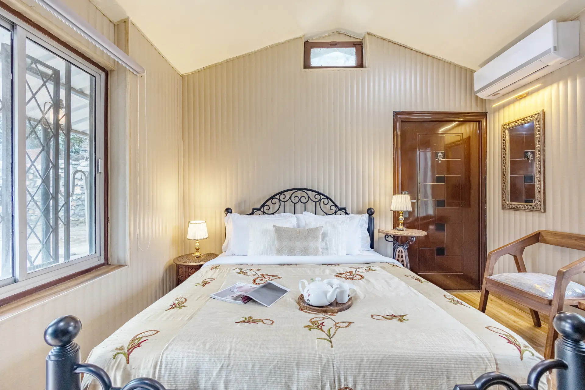 Zephyr Classic Cottage, Mussoorie - Bedroom 1