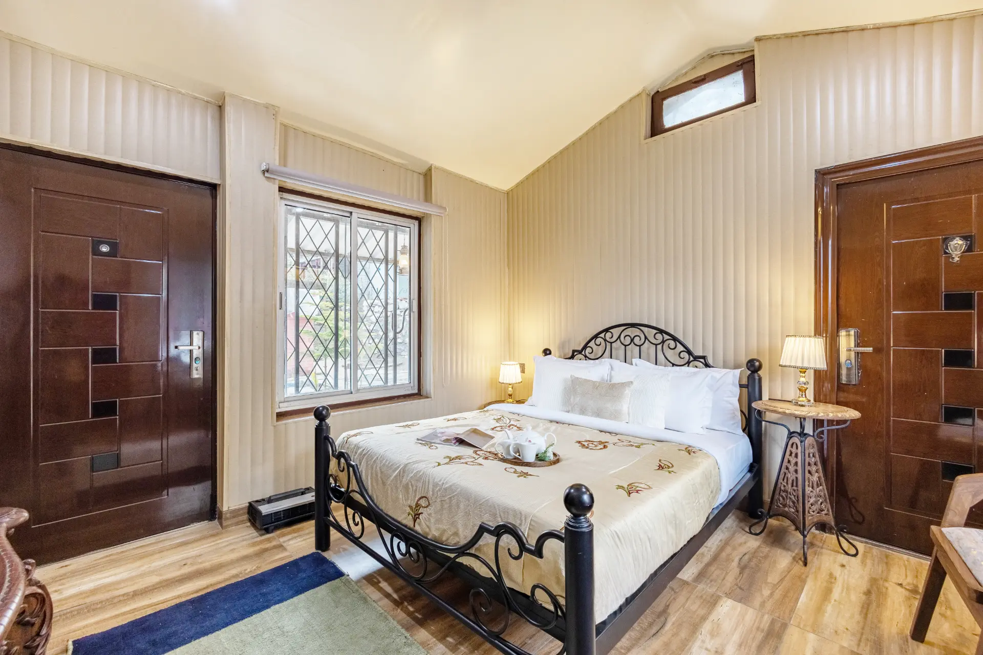 Zephyr Classic Cottage, Mussoorie - Bedroom 1