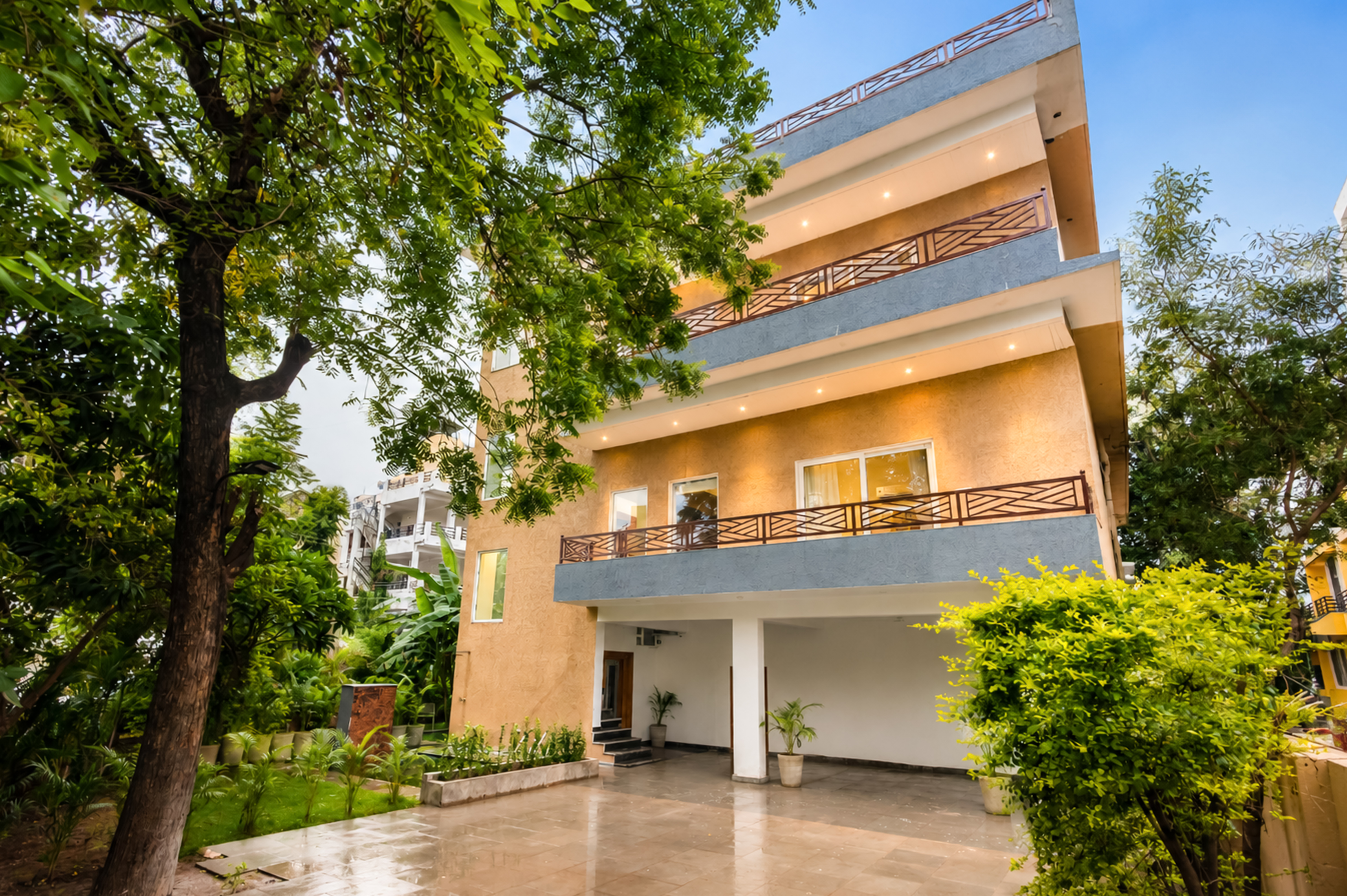 3-BHK Retreat with Bathtub, Private Pool & Garden near Karni Mata Temple — photo 5