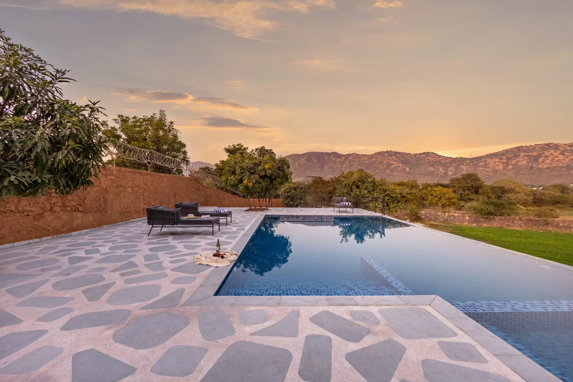Cows & Cuddles Villa, Udaipur - Private pool