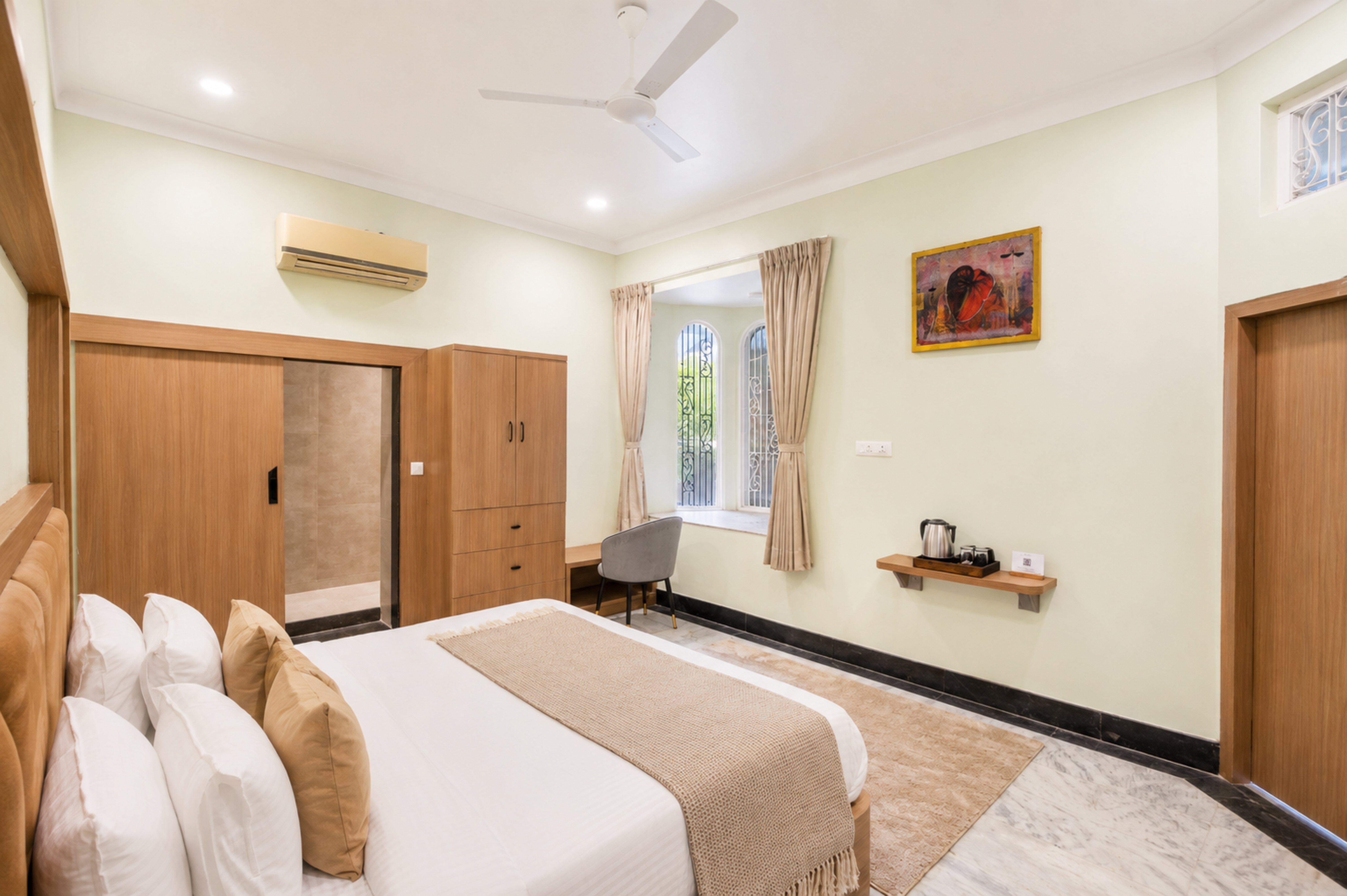 3-BHK Retreat with Bathtub, Private Pool & Garden near Karni Mata Temple — photo 12