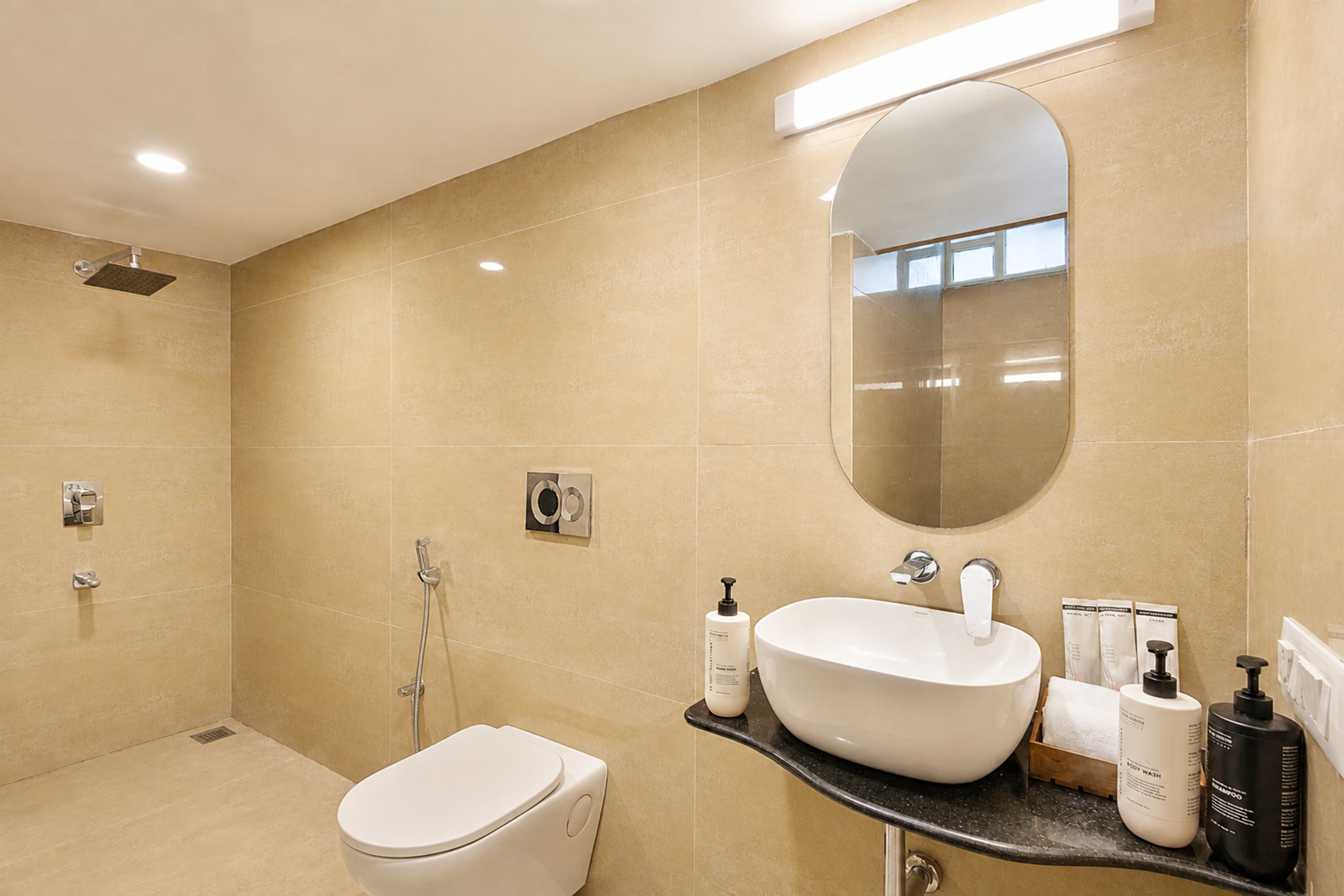 3-BHK Retreat with Bathtub, Private Pool & Garden near Karni Mata Temple — photo 13