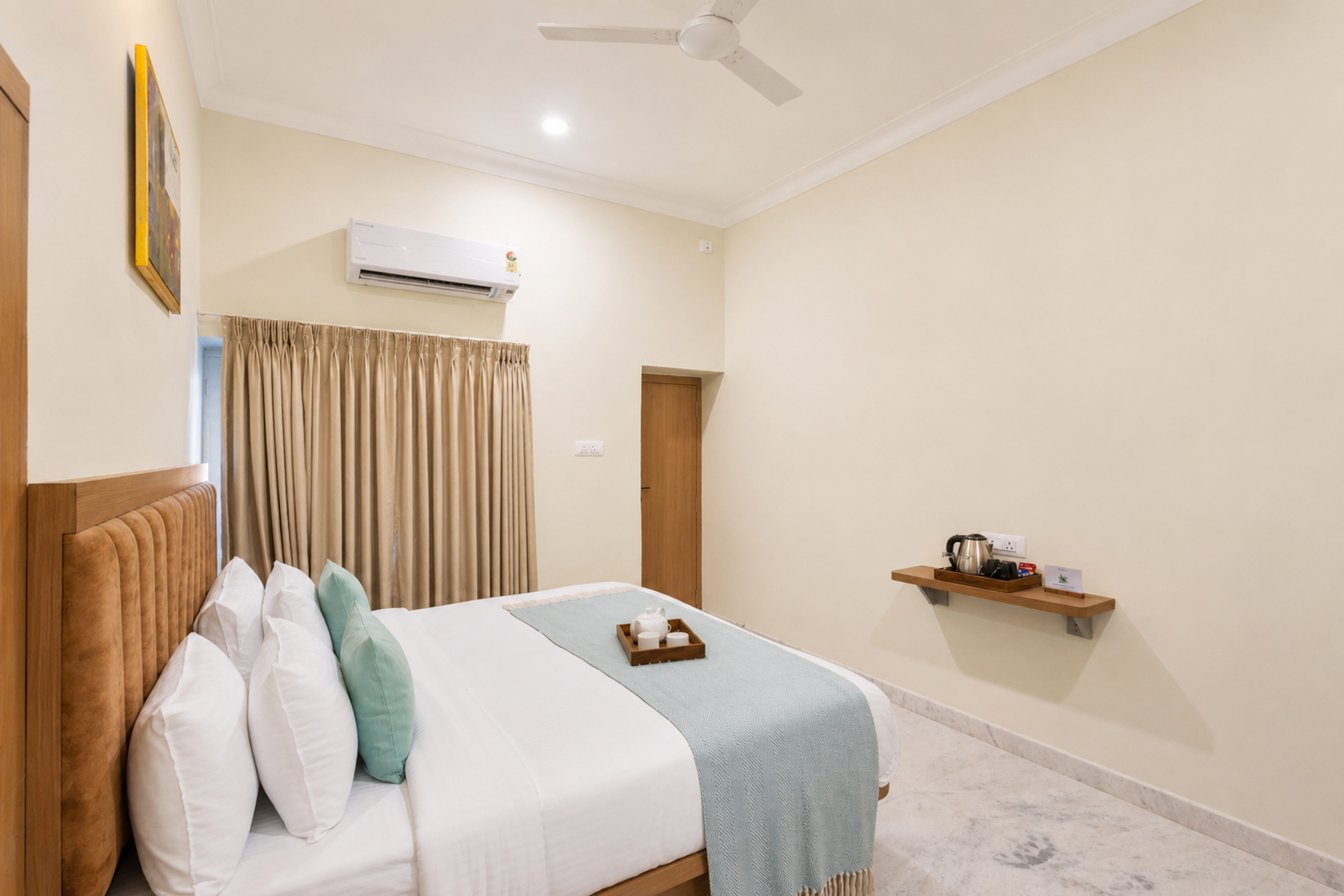 3-BHK Retreat with Bathtub, Private Pool & Garden near Karni Mata Temple — photo 15