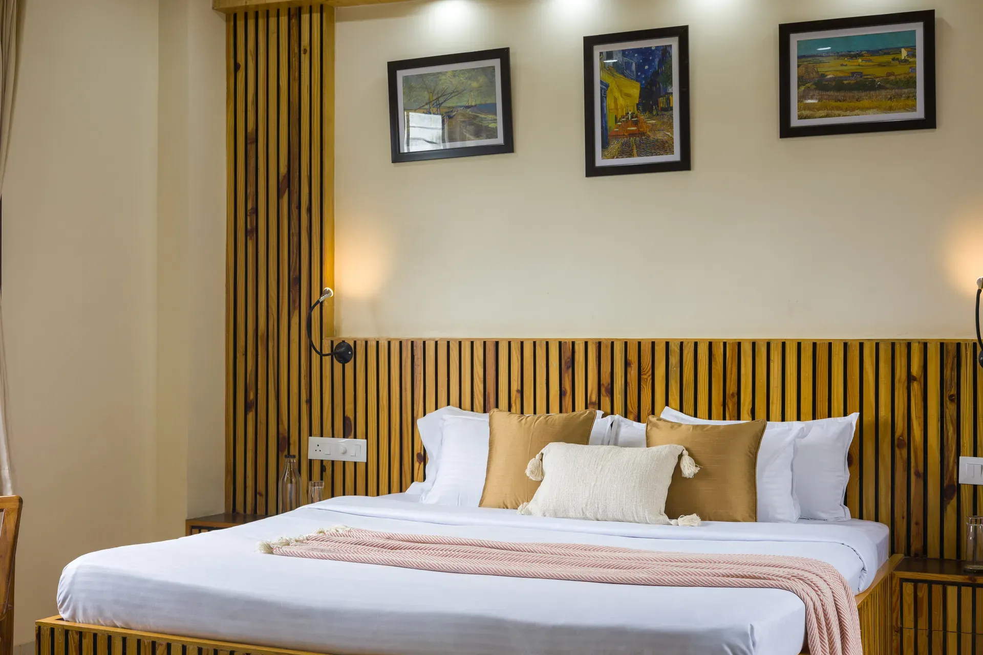 Ahilya Villa, Bhimtal - Bedroom