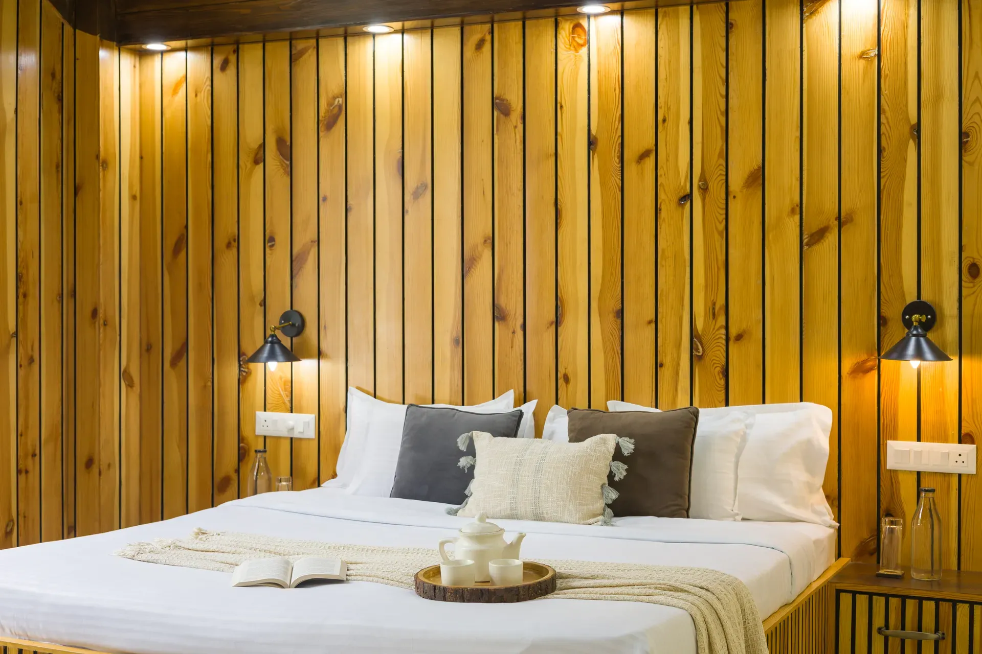 Ahilya Villa, Bhimtal - Bedroom