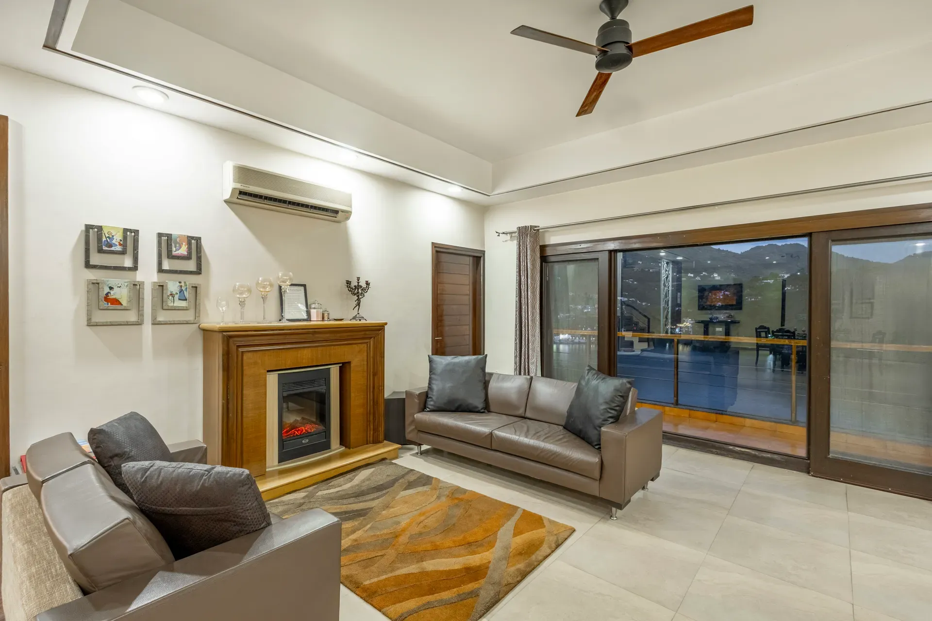 Lakeview Manor Villa, Bhimtal - Living Area