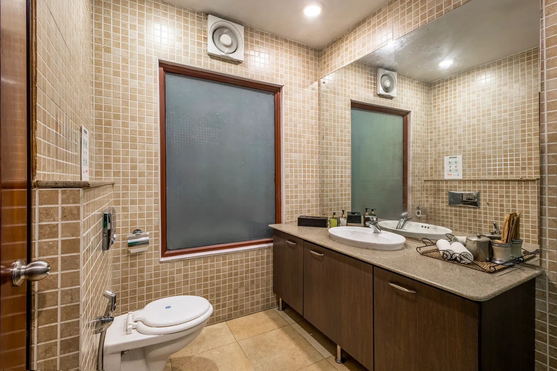 Lakeview Manor Villa, Bhimtal - Bathroom