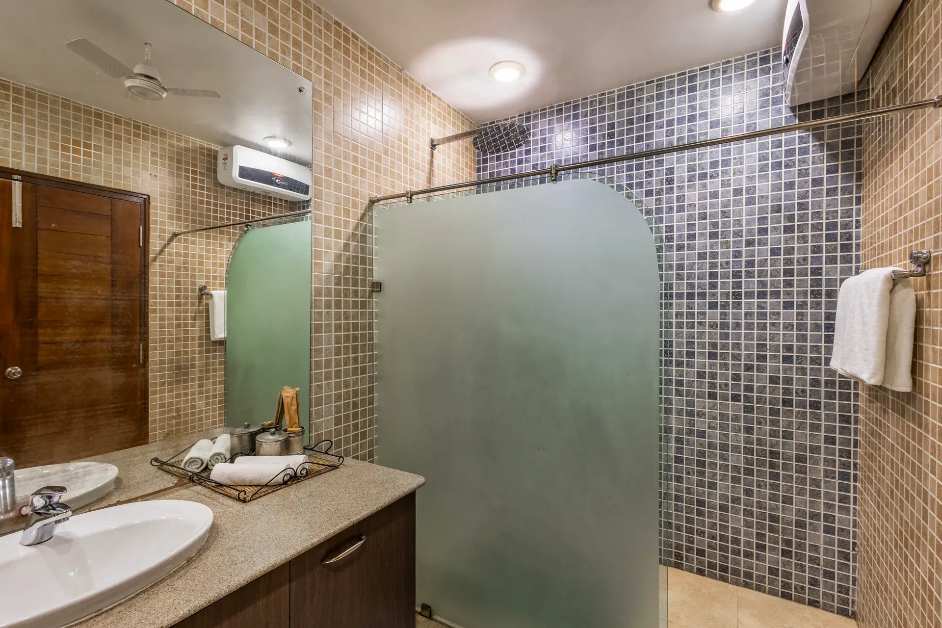 Lakeview Manor Villa, Bhimtal - Bathroom