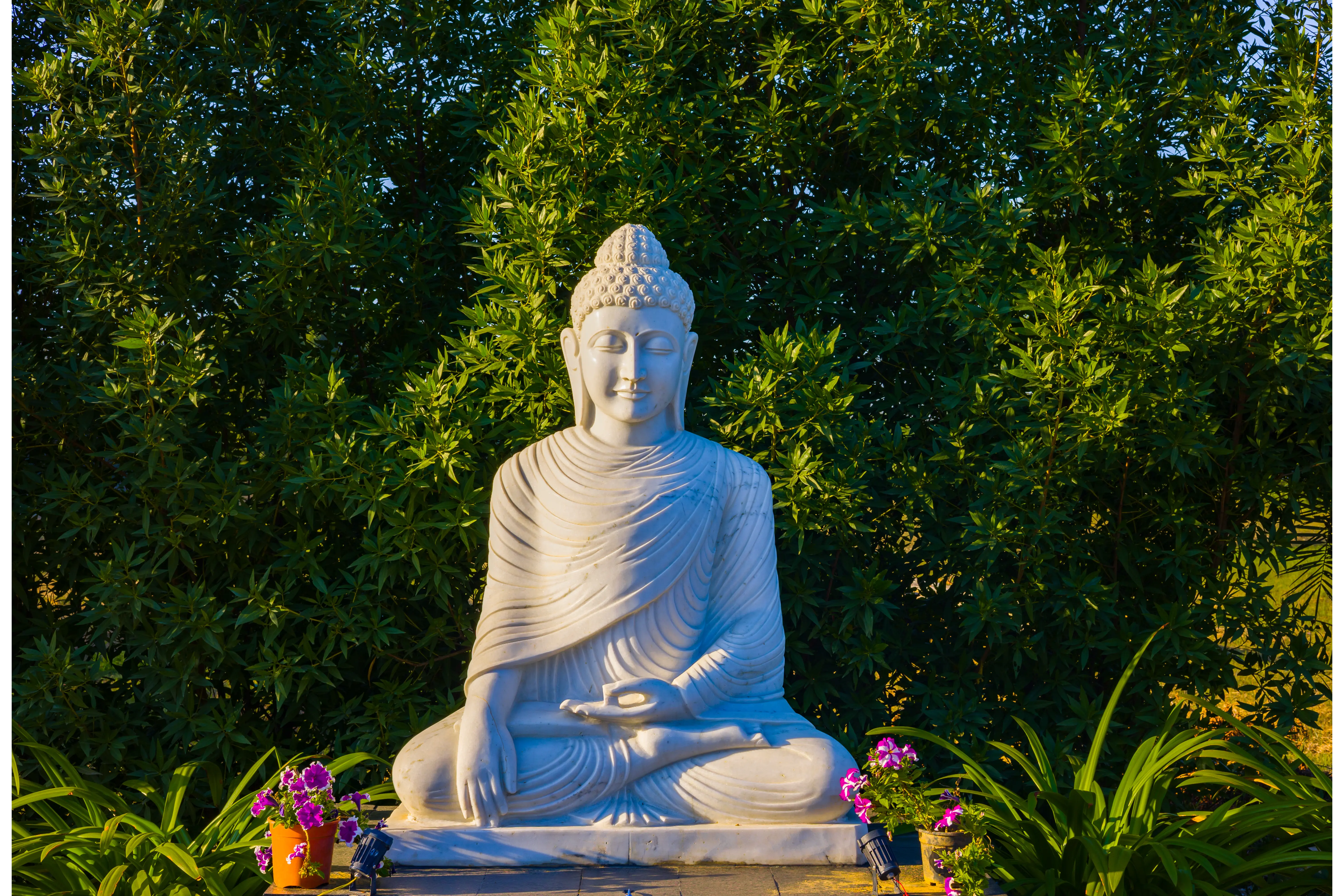 Riveira Hills, Alwar - Statue