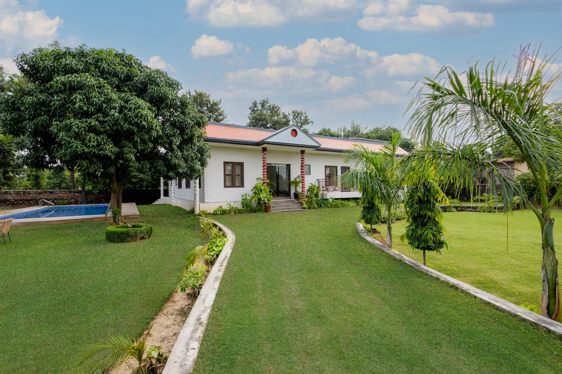 Ashirwad Farms | Pet-friendly 5-BHK Retreat With Private Pool & Garden 