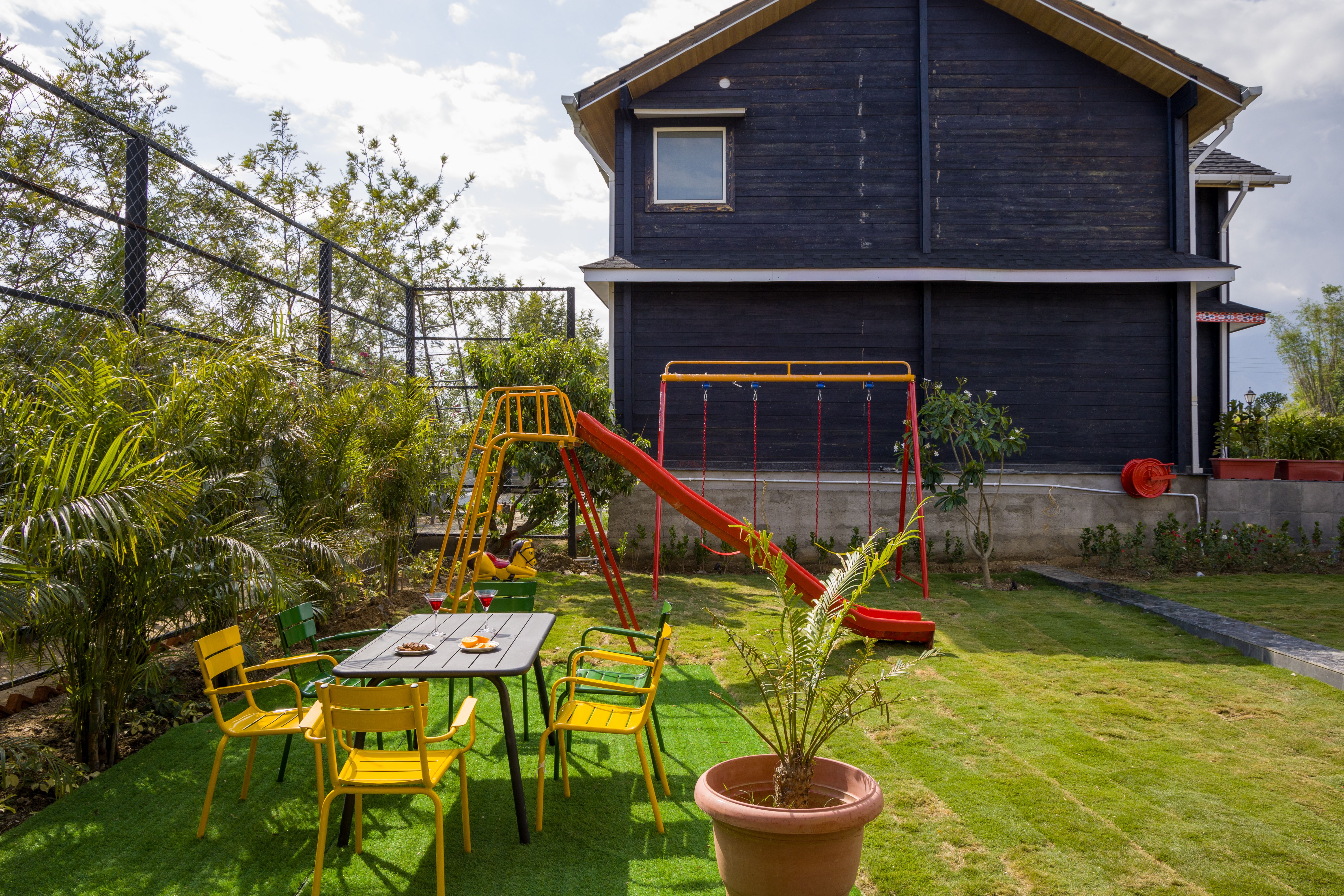 Esh Cottages Birch | Hillside 4-BHK Hideaway With Lush Garden, Common Pool, &  Gaming Zone