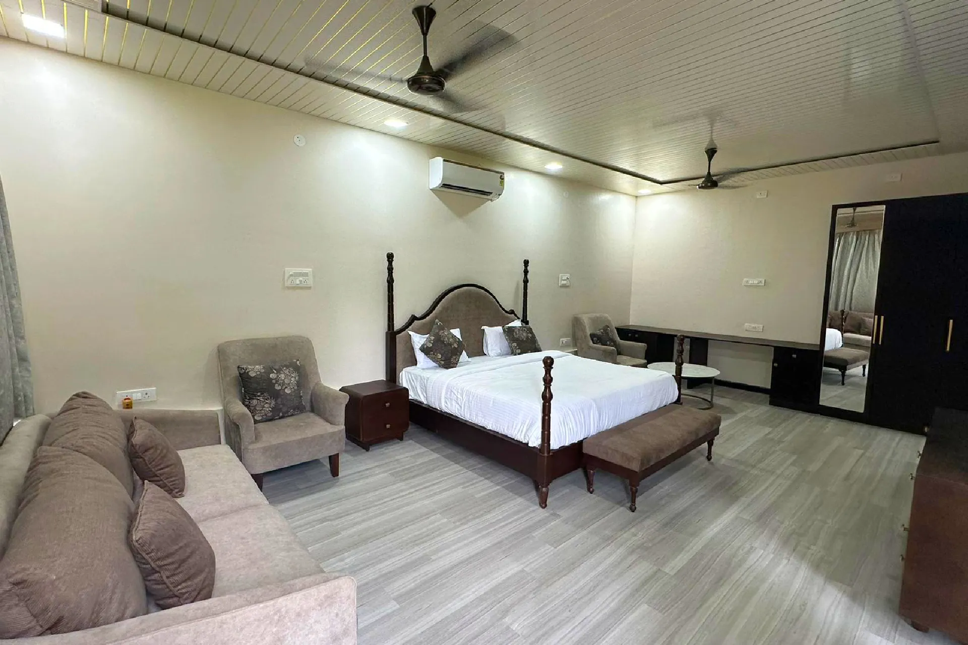  Esh | Charming Pet-friendly 6-BHK Villa With Private Pool & Garden