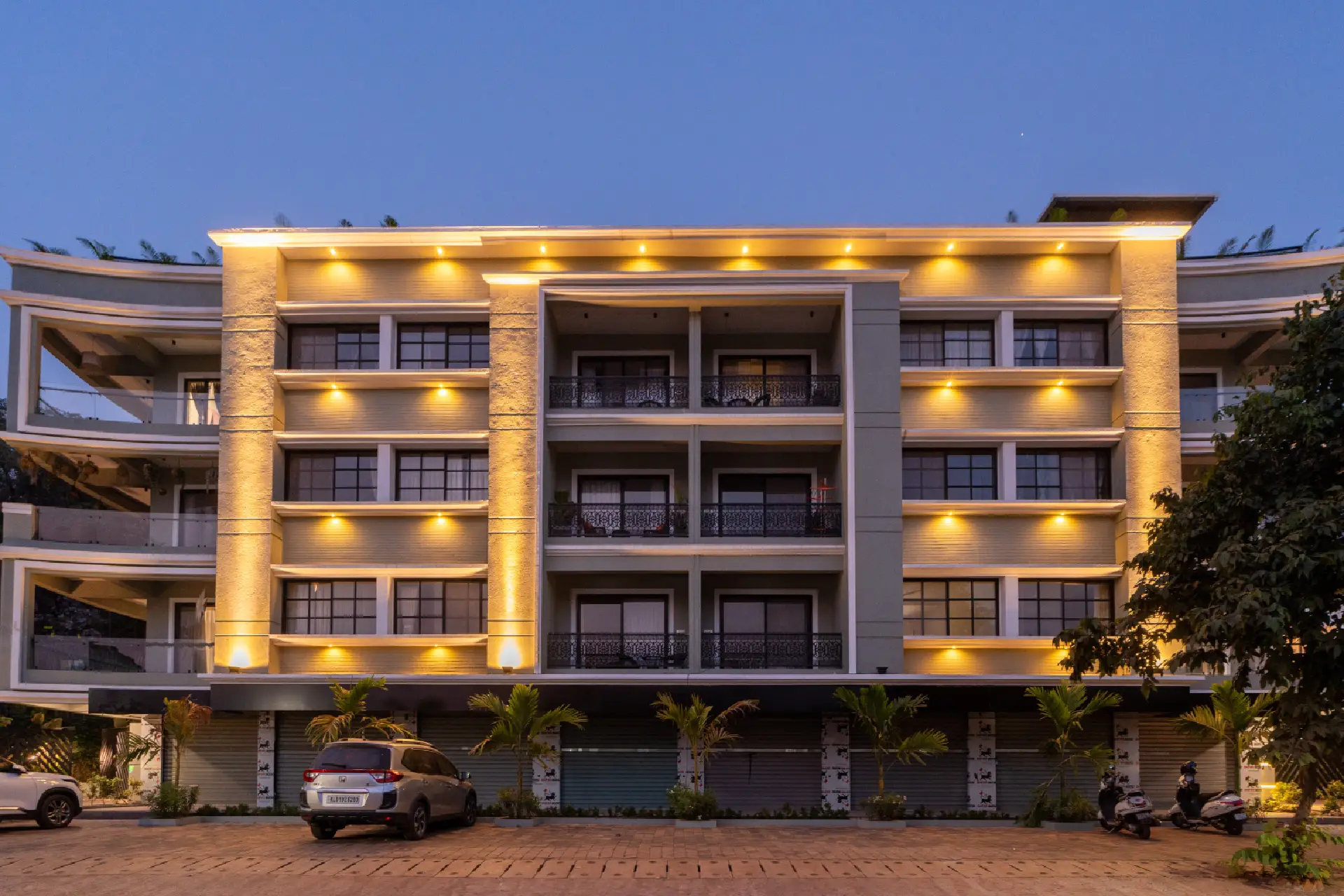 Kamerios Skye | 1-BHK | Jacuzzi | Balcony | Rooftop Pool | Lift  - Image 2