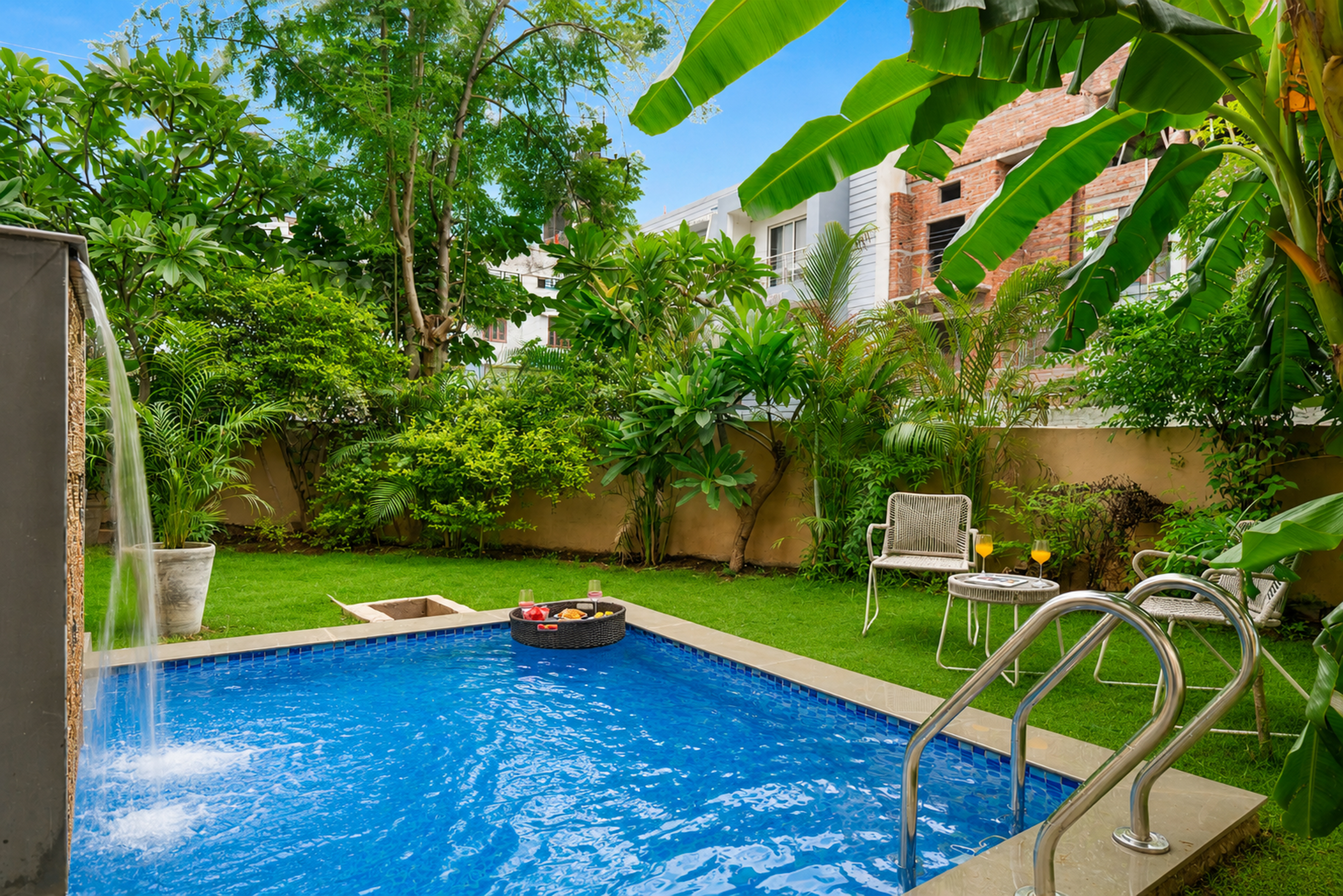 3-BHK Retreat with Bathtub, Private Pool & Garden near Karni Mata Temple — photo 6