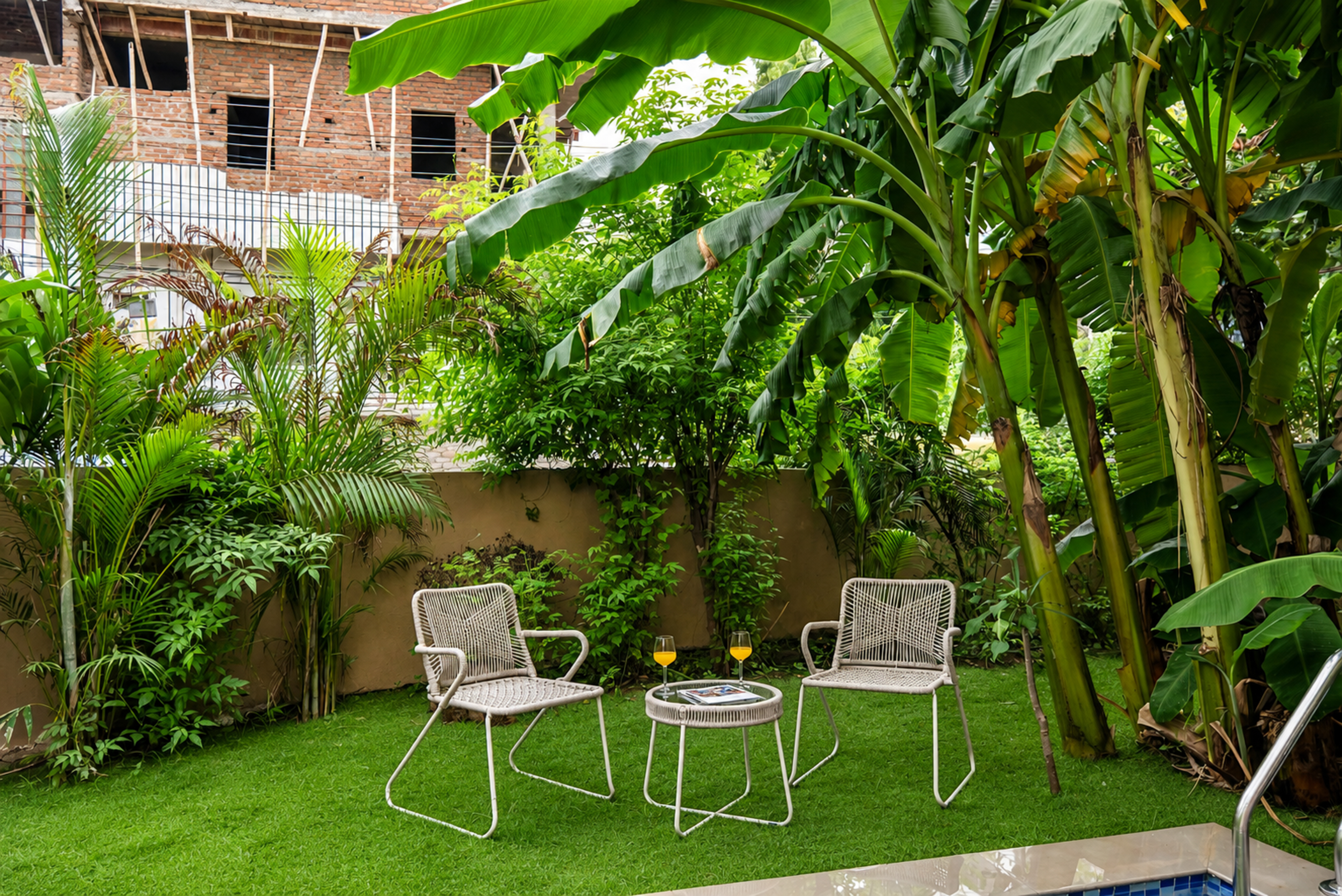 3-BHK Retreat with Bathtub, Private Pool & Garden near Karni Mata Temple — photo 2