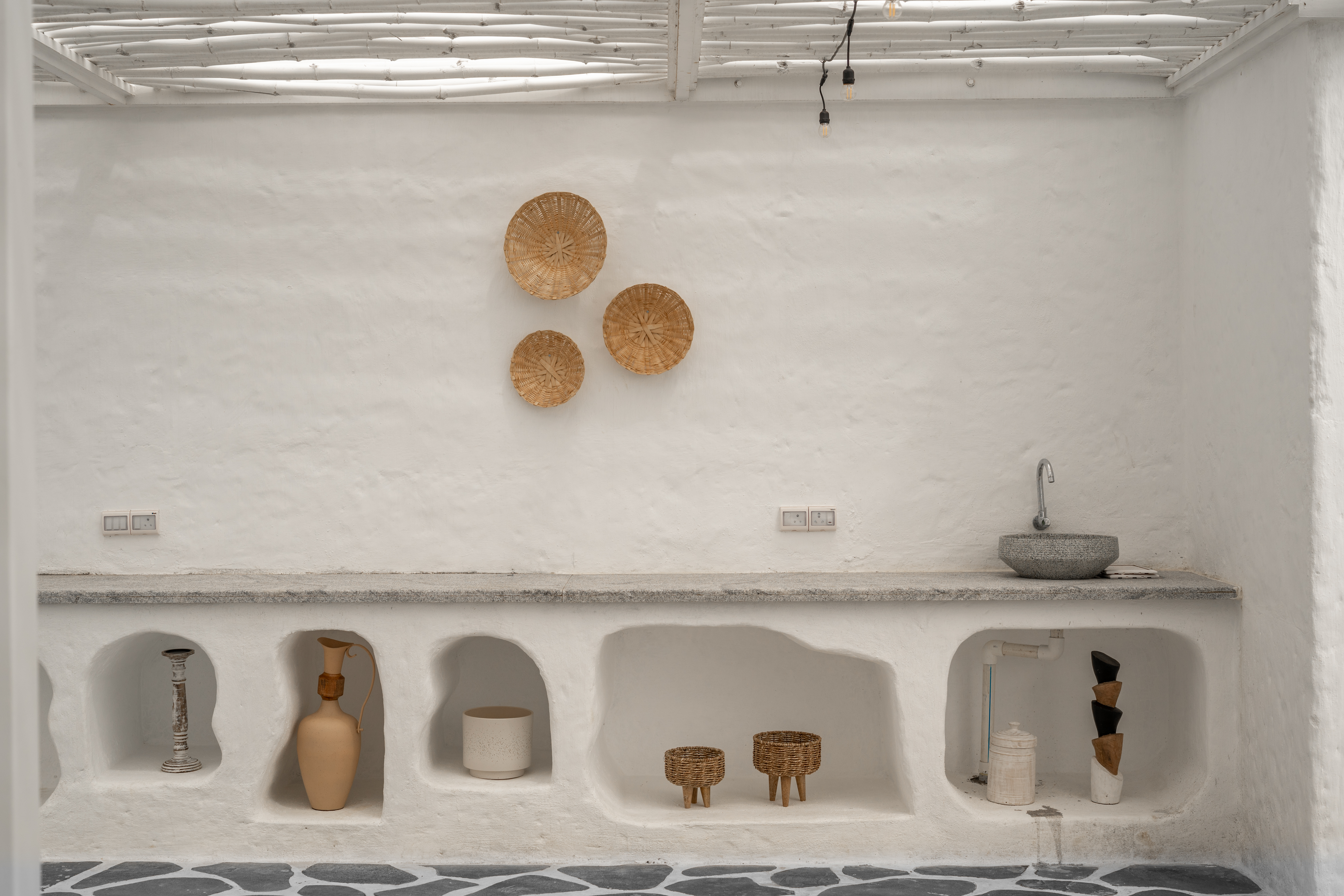 Greek Style 2-BHK Villa with Private Swimming Pool, Water Slide, Garden, Open Shower, Jacuzzi, Bathtub & Beach Views — photo 6