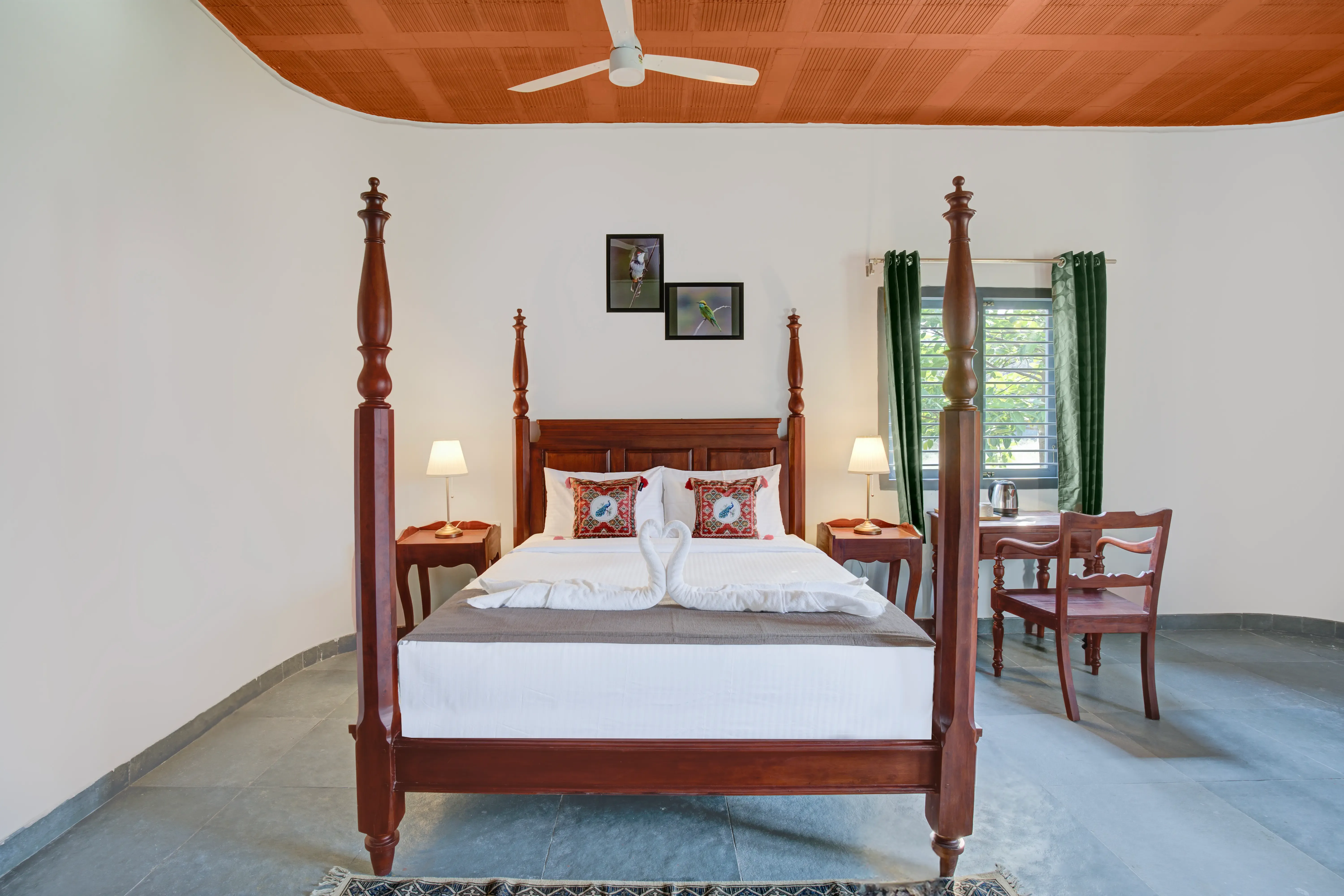 Urvi Terra Luxe Suite, Bangalore - Bedroom 1