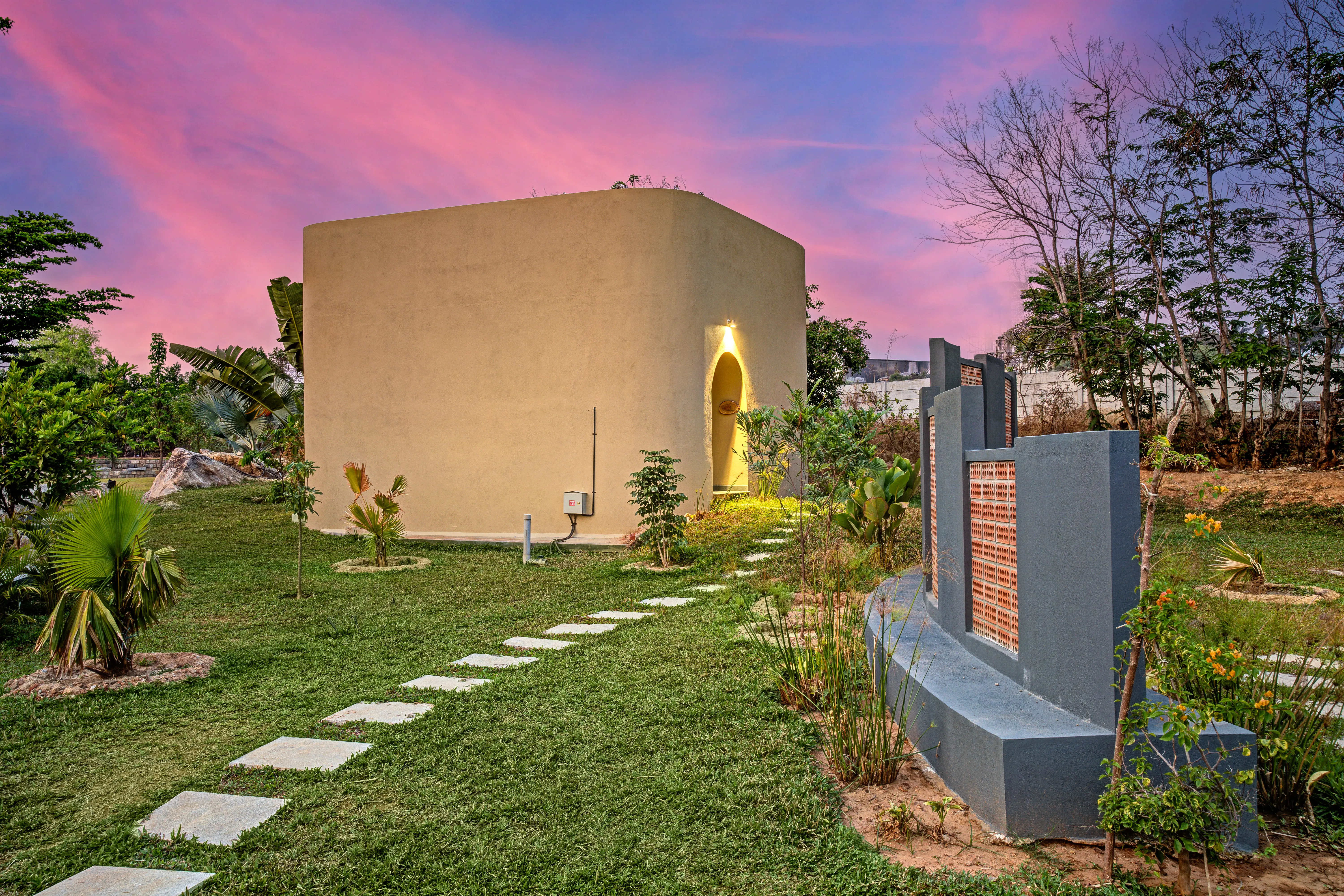 Urvi Terra Luxe Suite, Bangalore - Garden