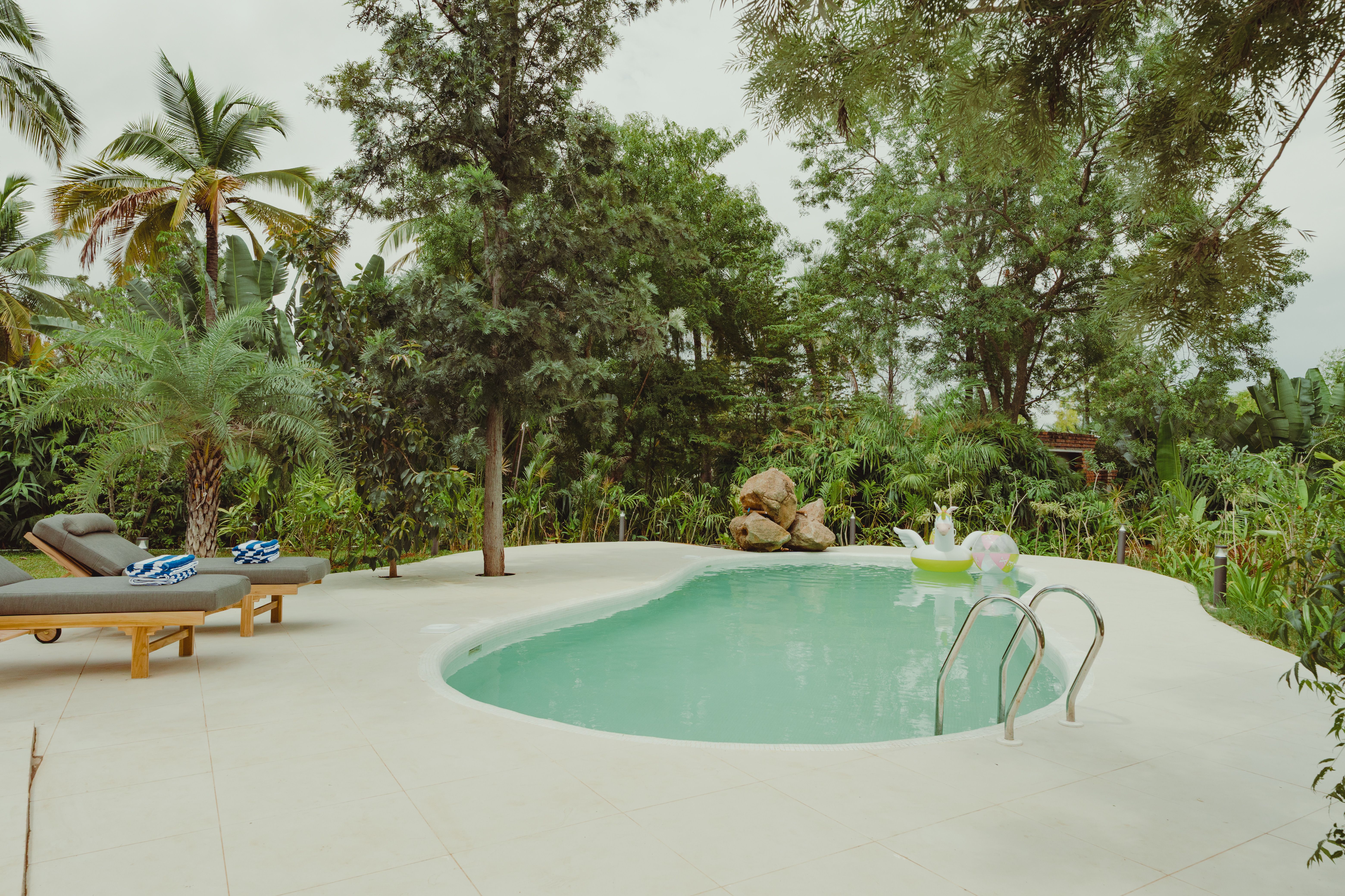 Shared swimming pool