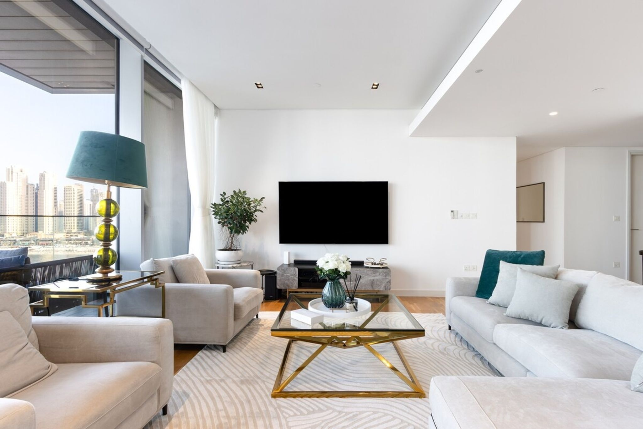 Luxury 2BR with Sea, Ain Dubai & Skyline Views — photo 7